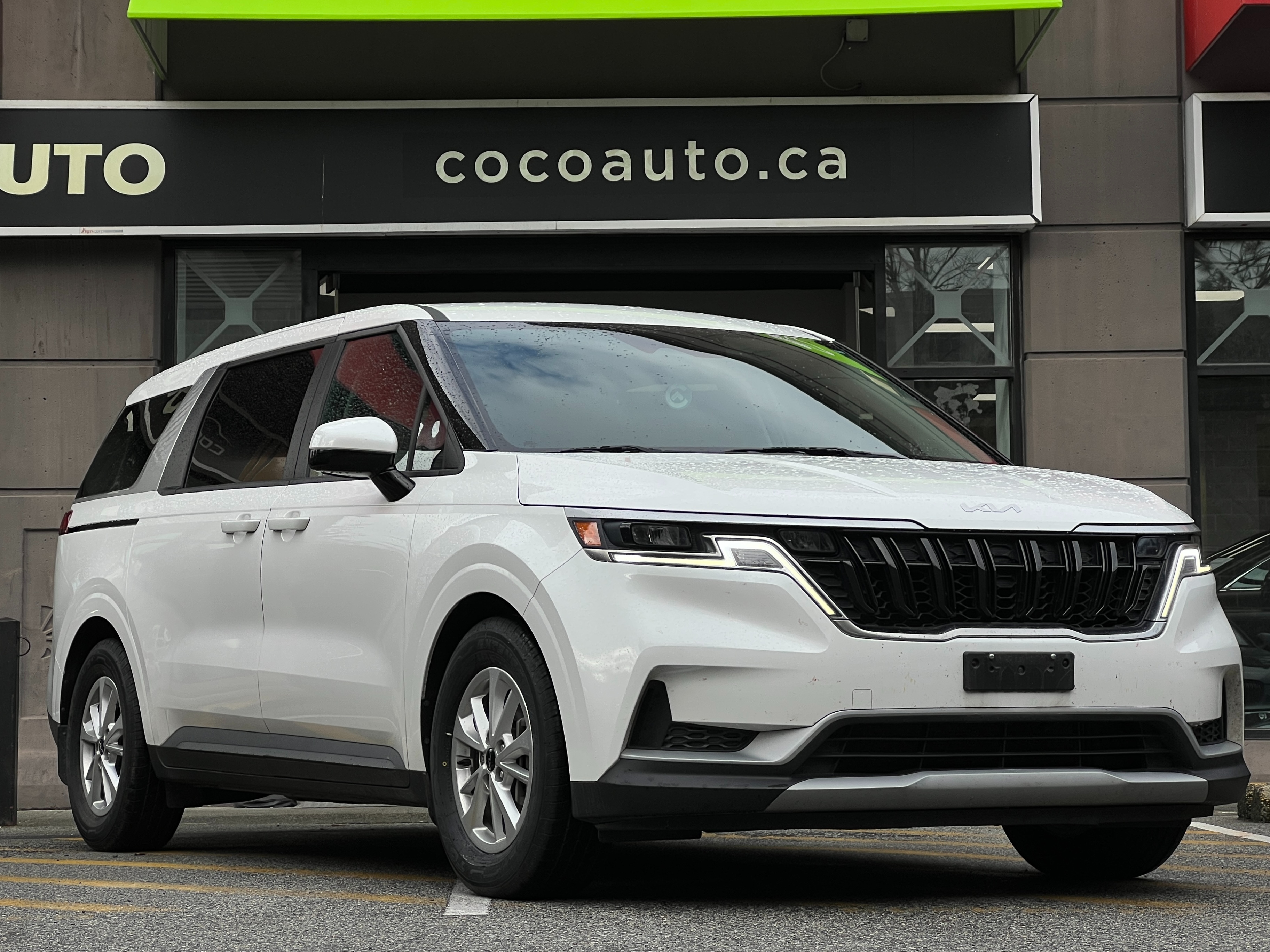 2023 Kia carnival lx 8 seaters | no accident - Image 1