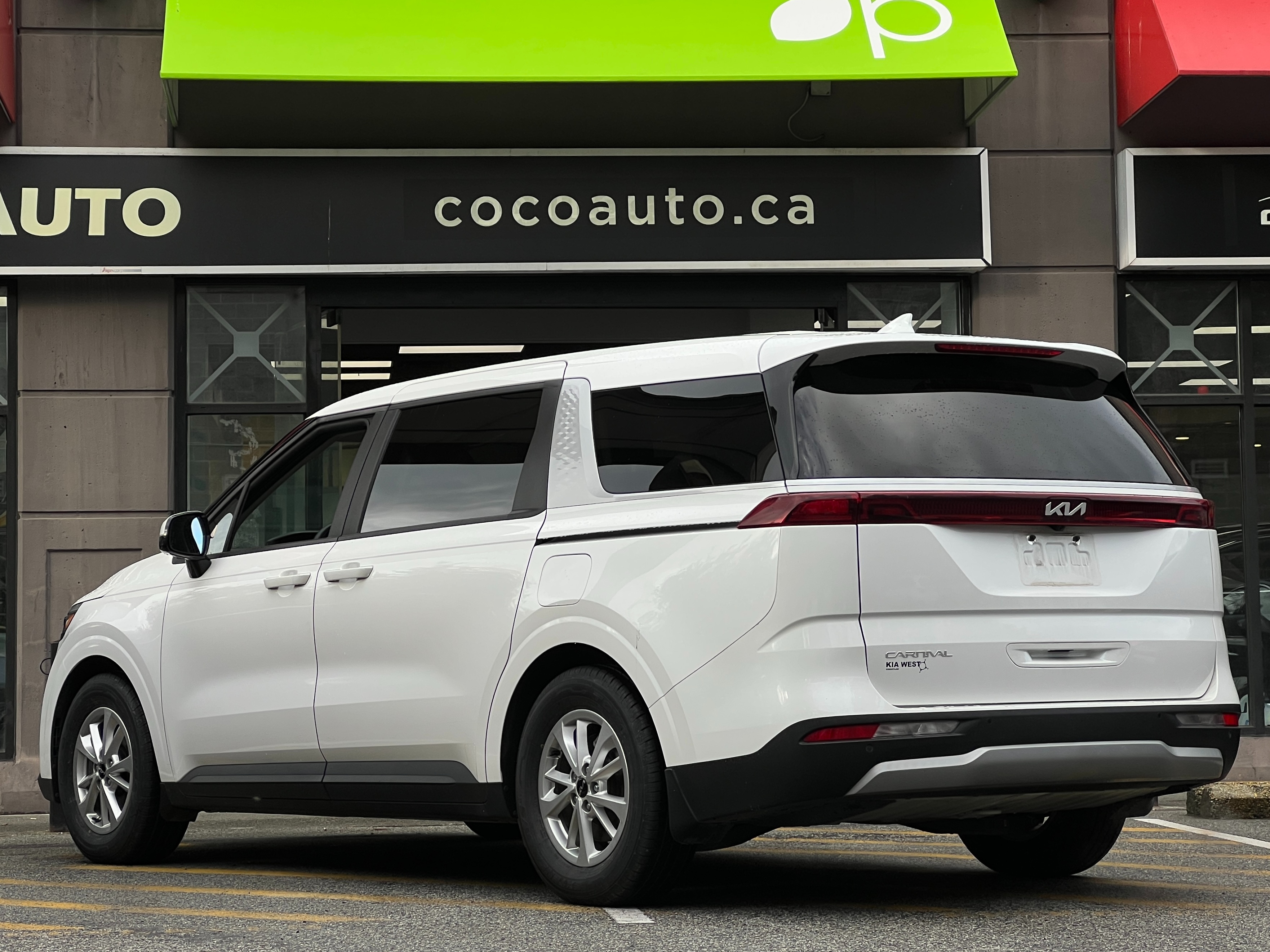 2023 Kia carnival lx 8 seaters | no accident - Image 6