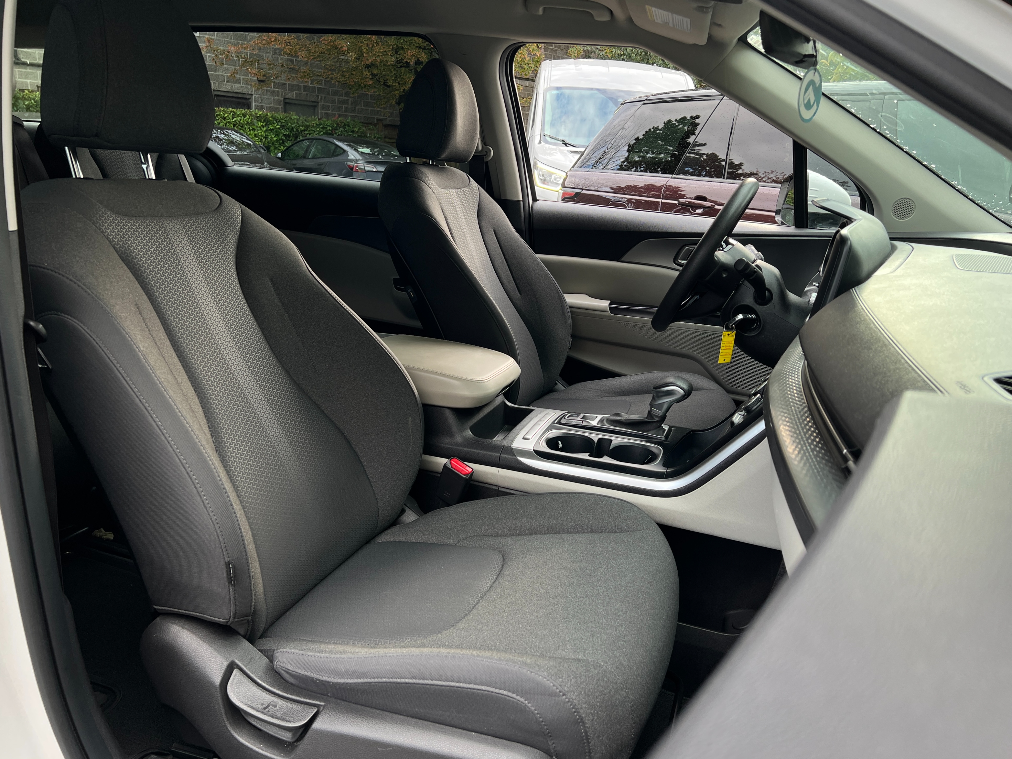 2023 Kia carnival lx 8 seaters | no accident - Image 11