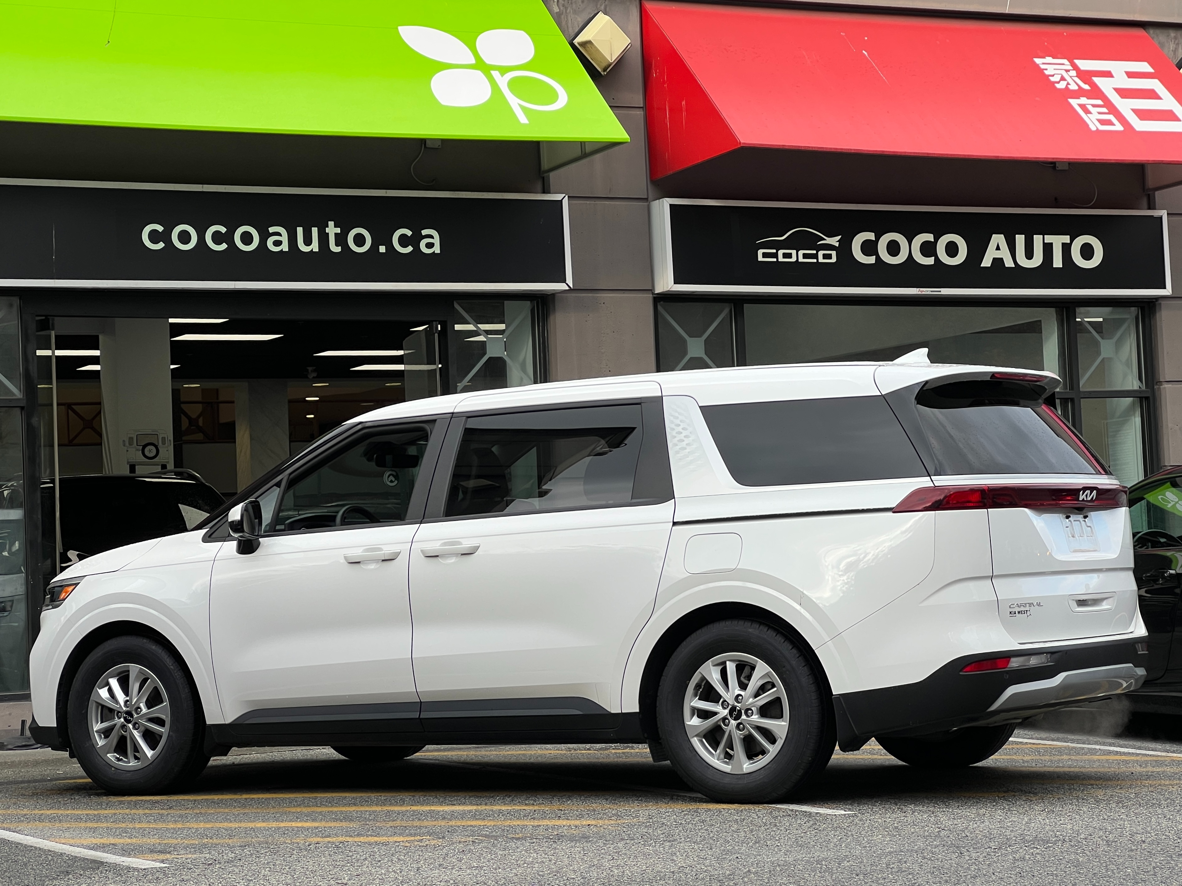 2023 Kia carnival lx 8 seaters | no accident - Image 5