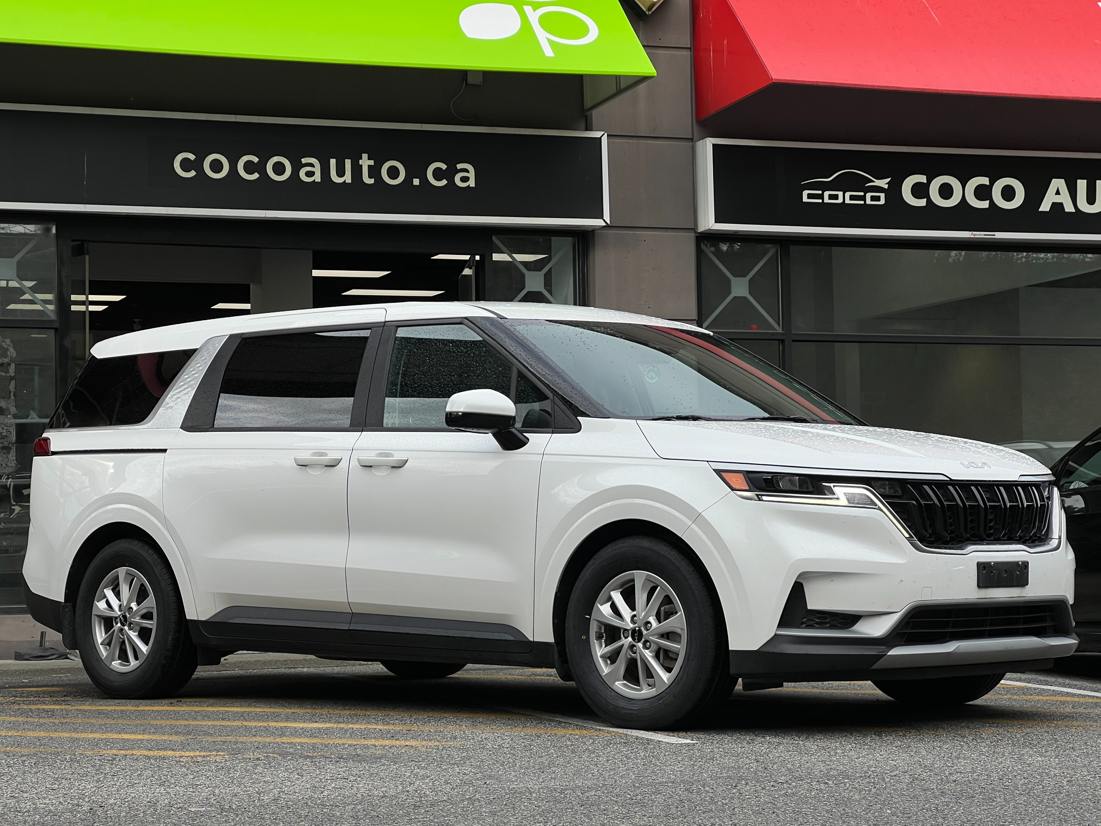 2023 Kia carnival lx 8 seaters | no accident - Image 2