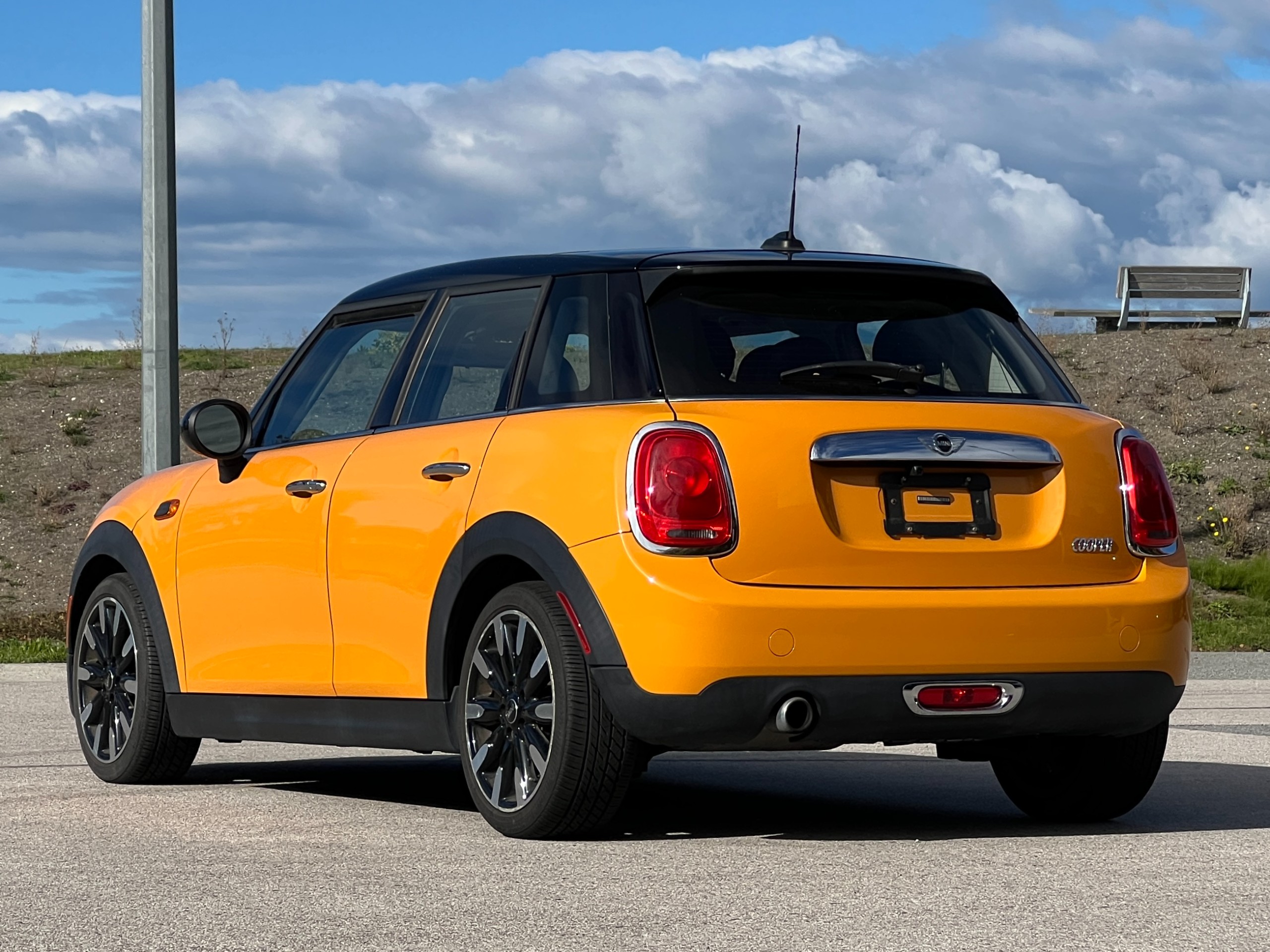 2016 Mini Cooper 5 door | manual | BC Local - Image 6