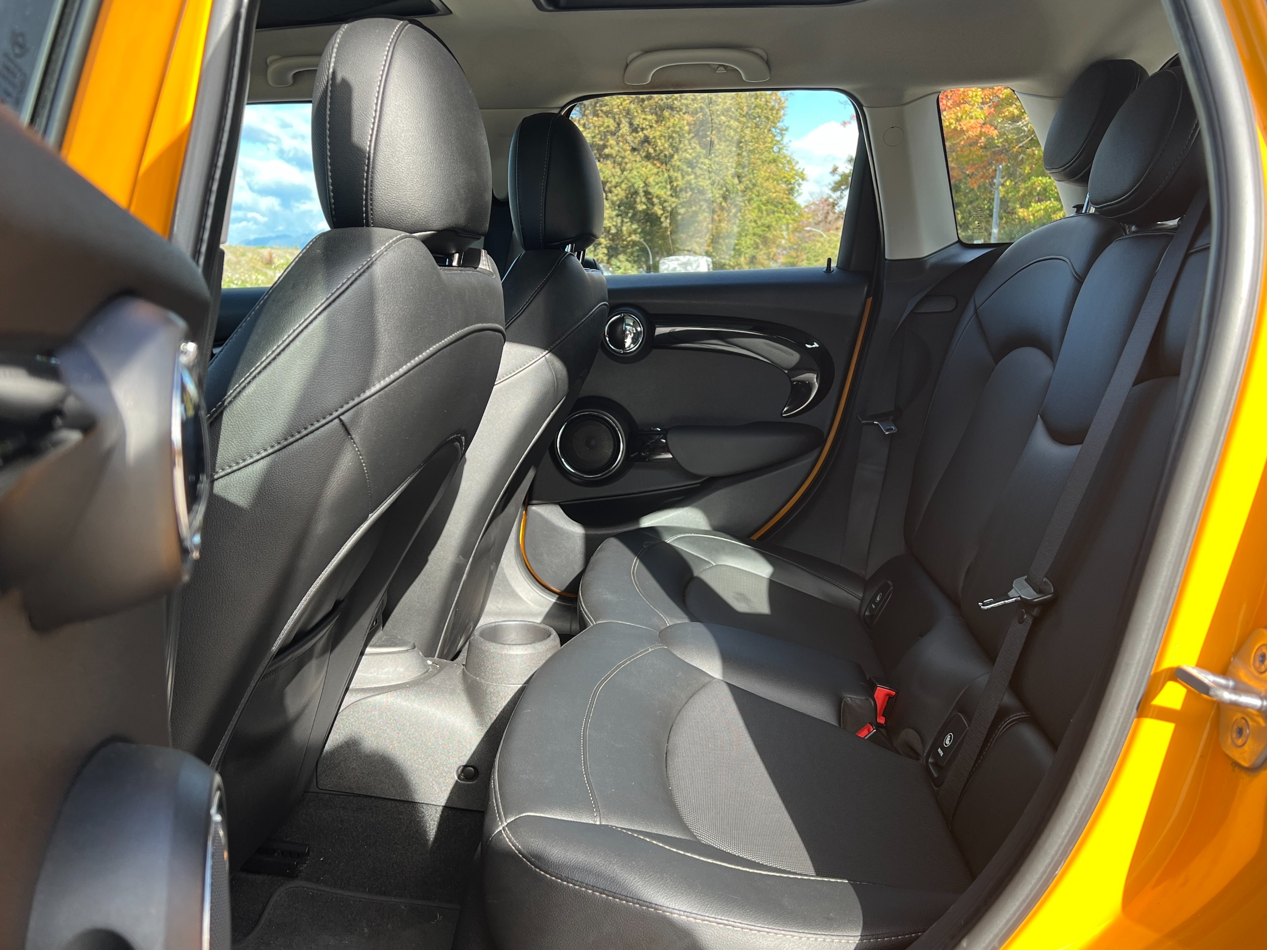 2016 Mini Cooper 5 door | manual | BC Local - Image 16