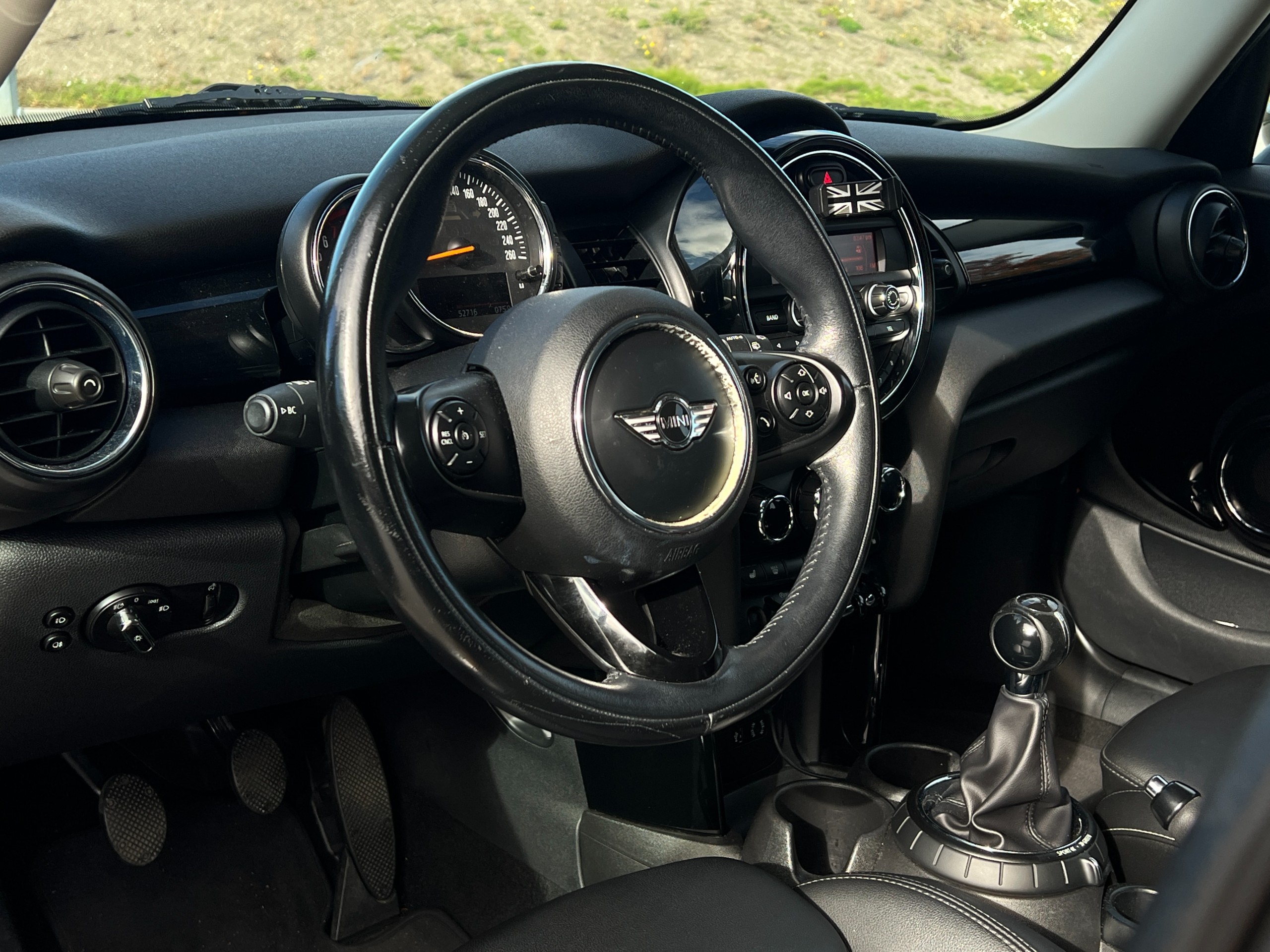 2016 Mini Cooper 5 door | manual | BC Local - Image 11
