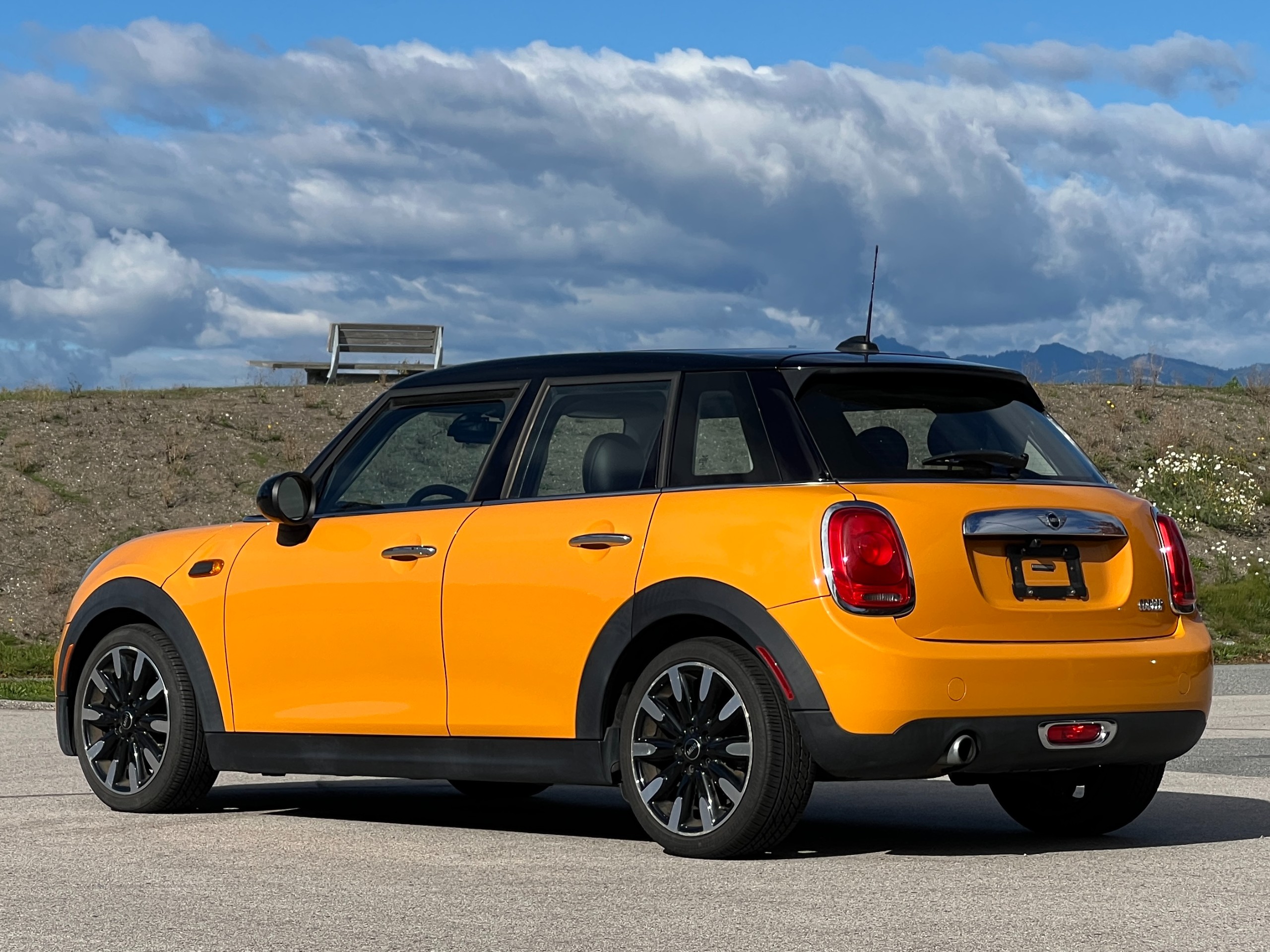 2016 Mini Cooper 5 door | manual | BC Local - Image 5