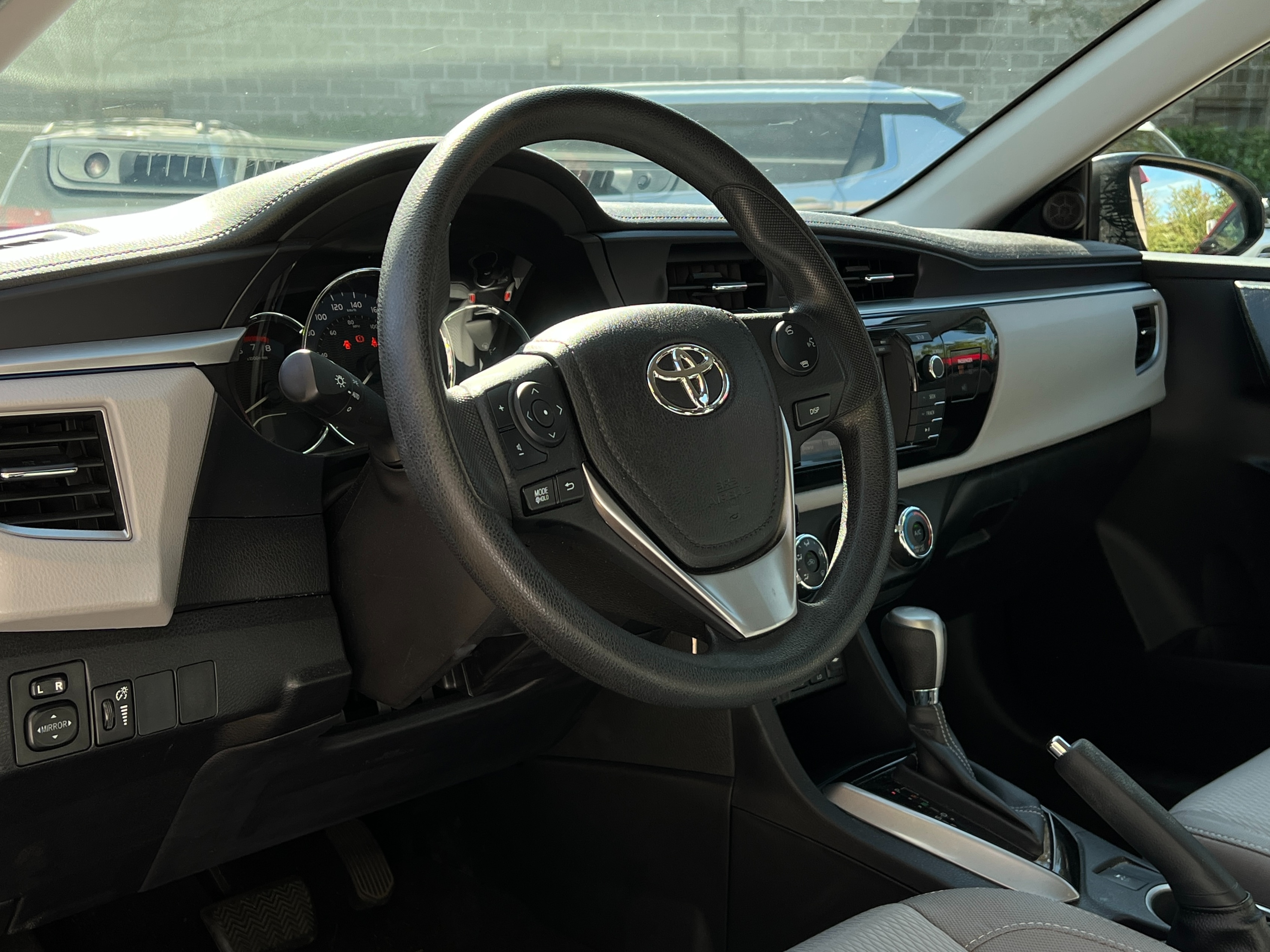 2016 Toyota Corolla LE | BC Local - Image 8