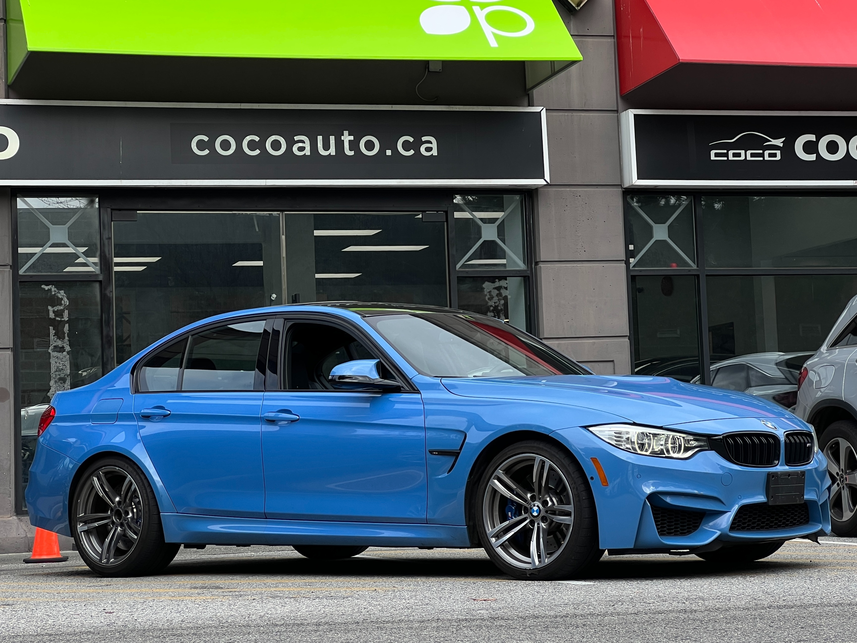 2015 BMW M3 | no accident - Image 2