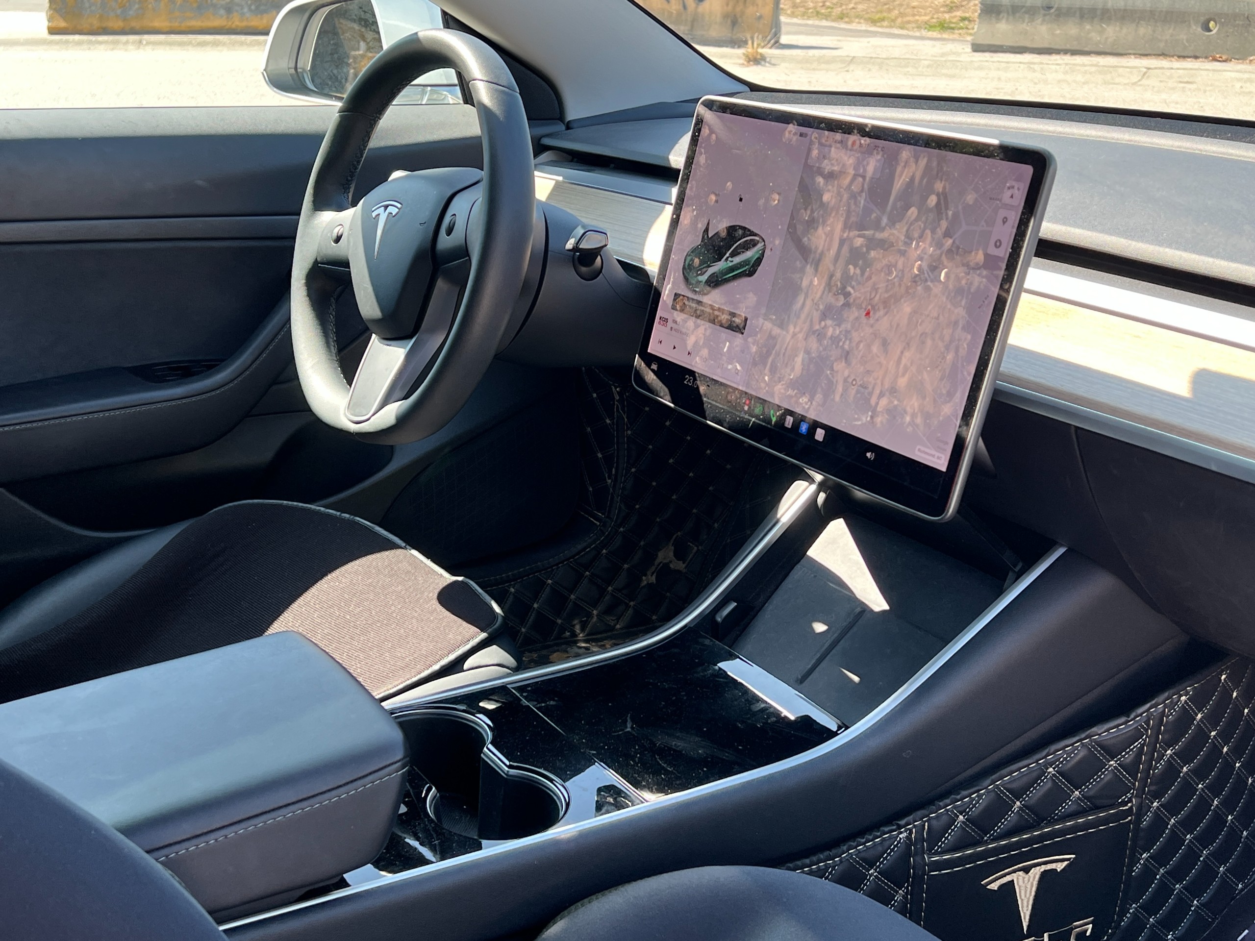 2020 Tesla model 3 | strandard range plus | BC local | one owner - Image 10