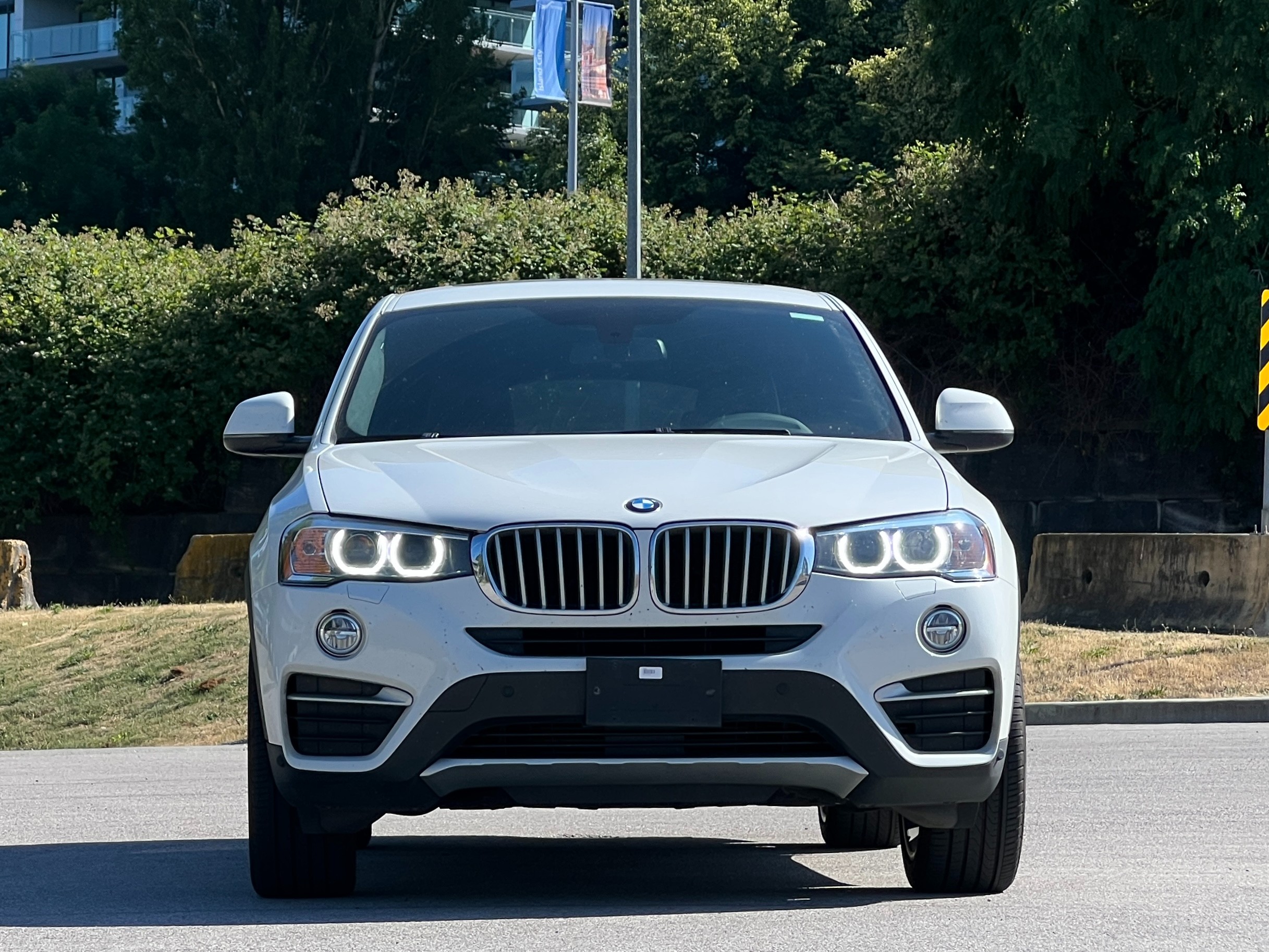 2016 BMW X4 xdrive 28i | BC Local - Image 3