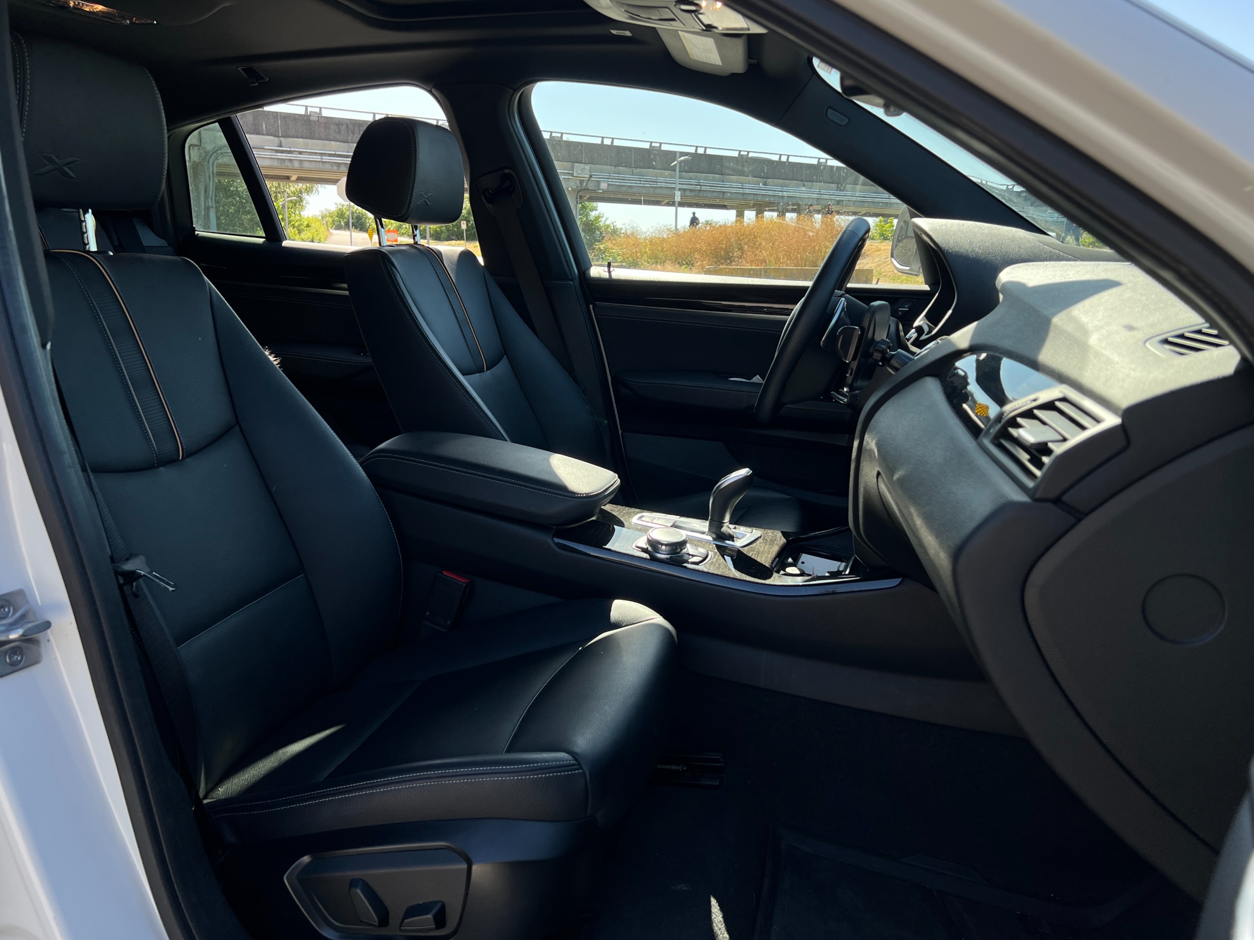 2016 BMW X4 xdrive 28i | BC Local - Image 11