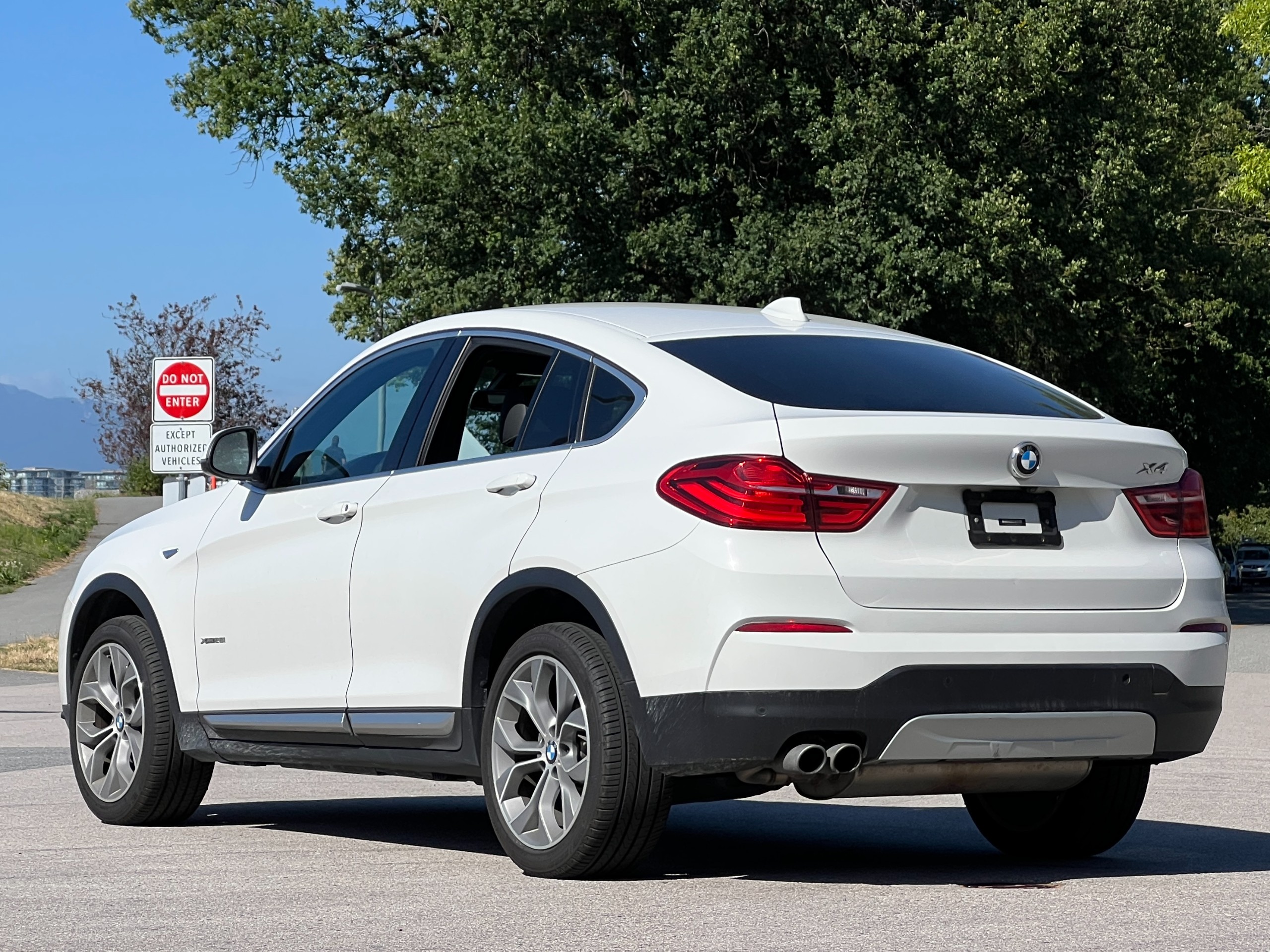 2016 BMW X4 xdrive 28i | BC Local - Image 6