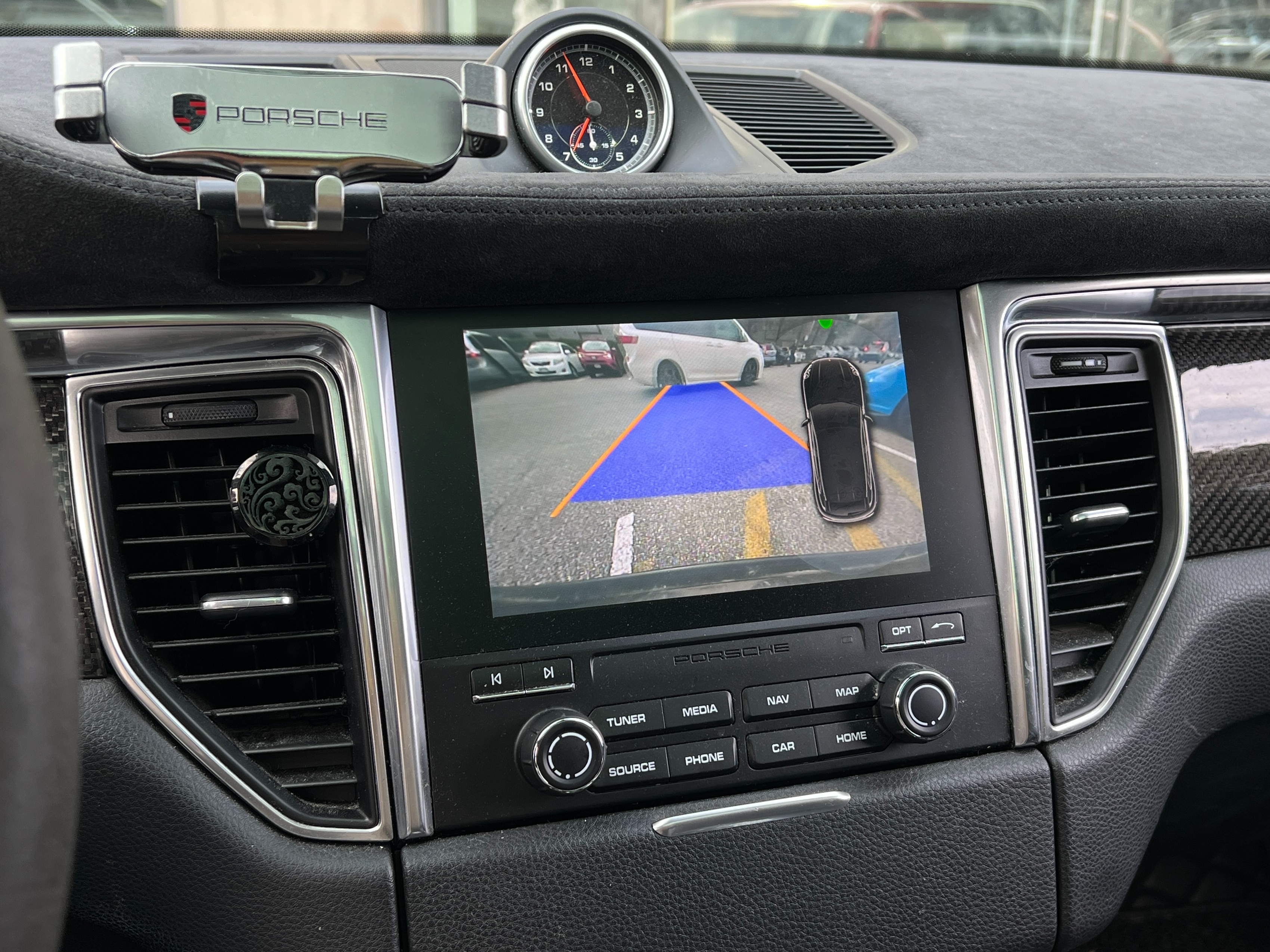 2017 Porsche Macan |BC Local - Image 9