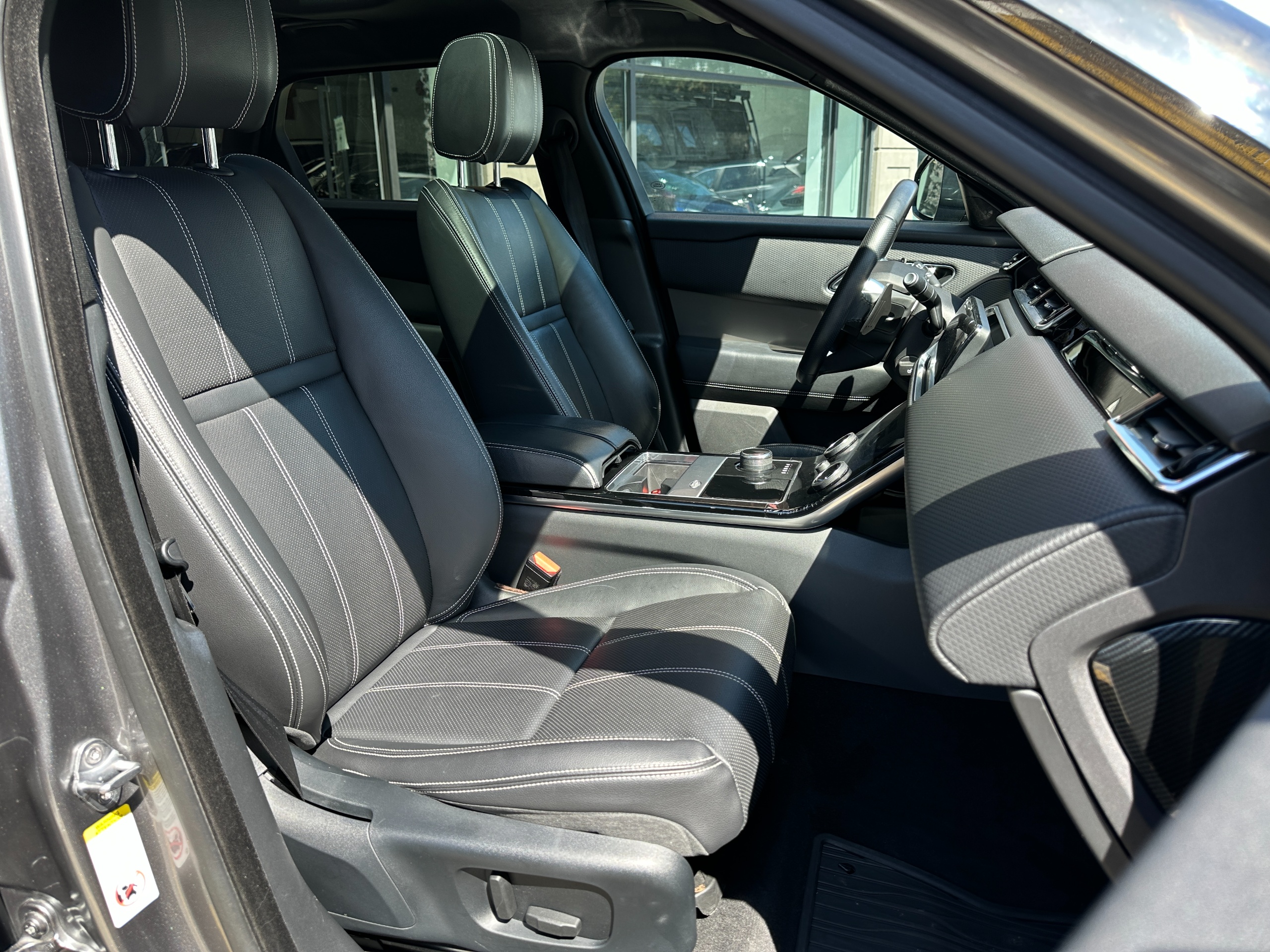 2018 Land Rover Range Rover - Image 11