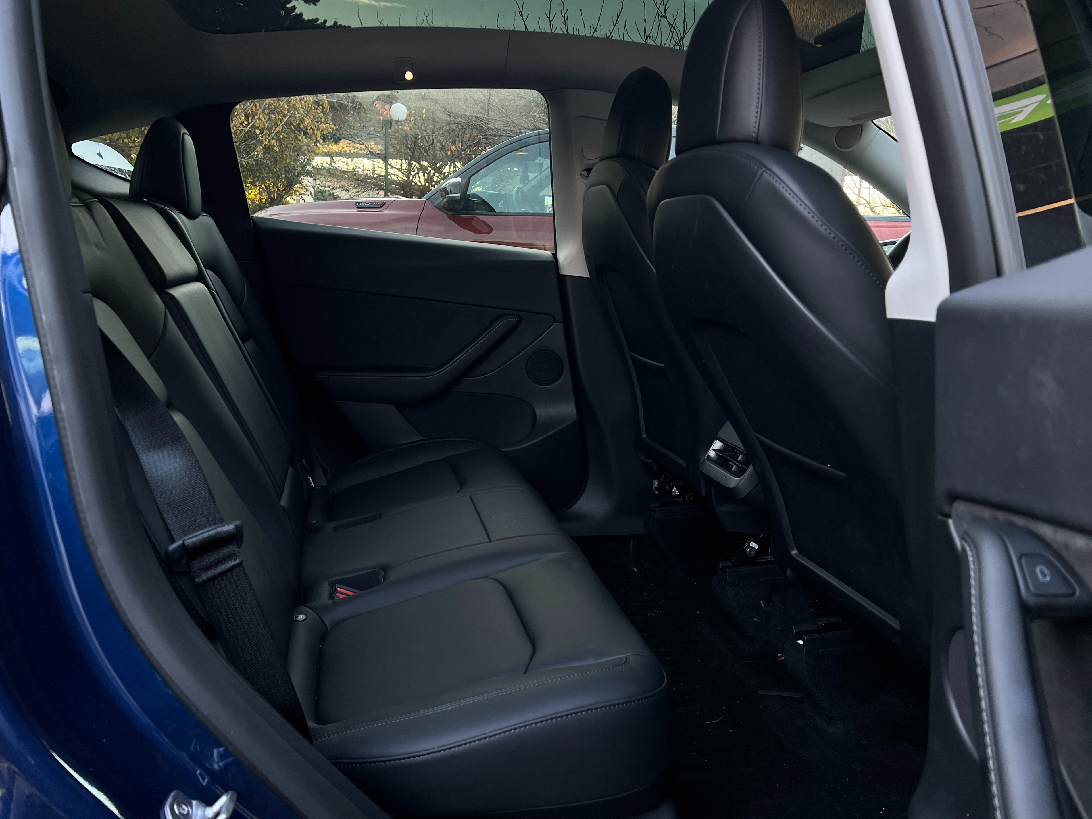 2022 Tesla Model Y long range dual motor | one owner | clean title | bc local - Image 14