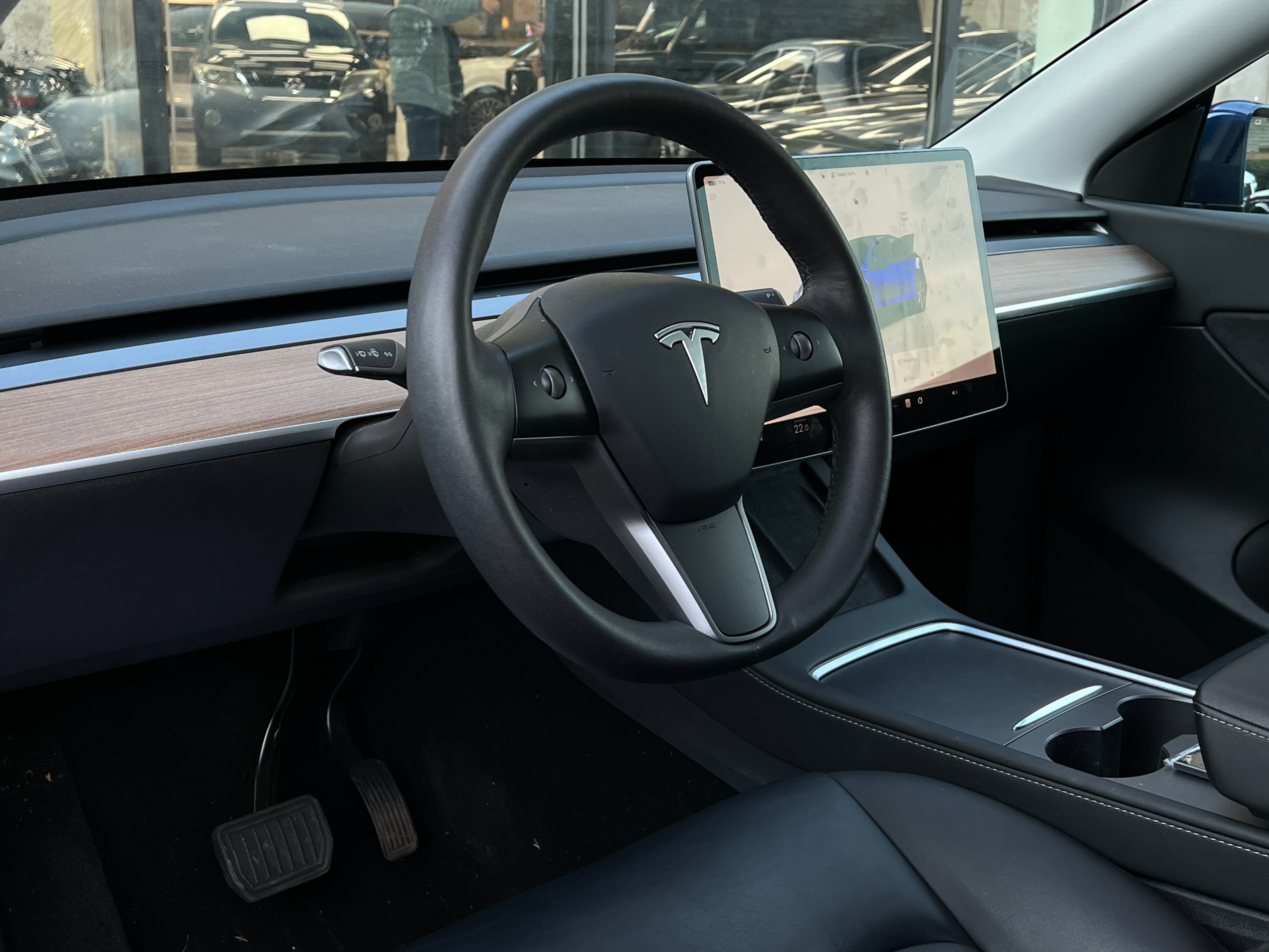 2022 Tesla Model Y long range dual motor | one owner | clean title | bc local - Image 8