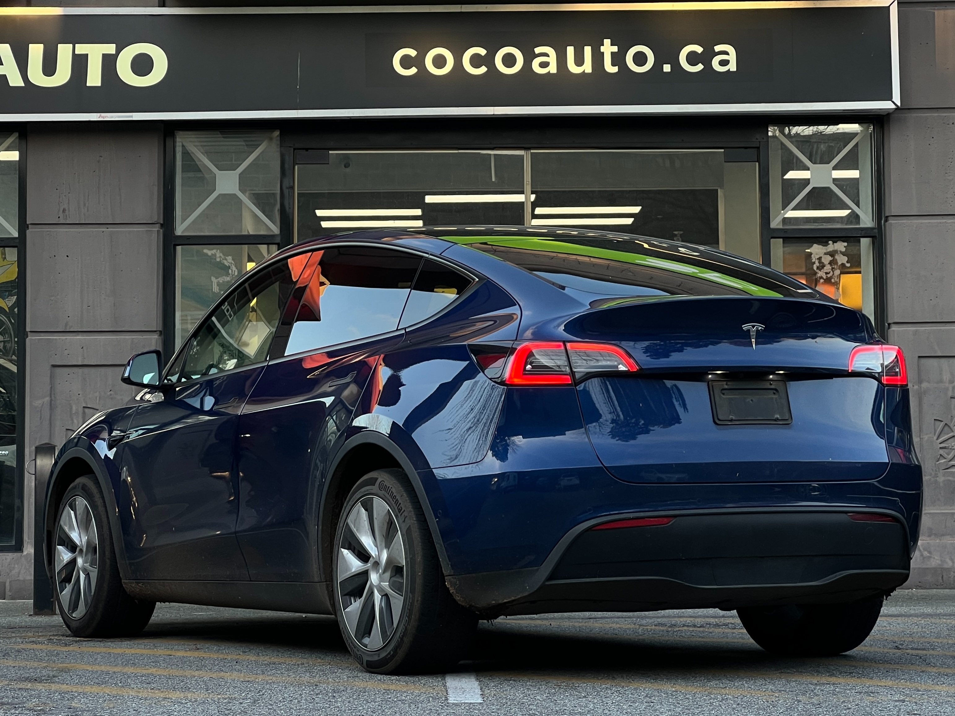 2022 Tesla Model Y long range dual motor | one owner | clean title | bc local - Image 5