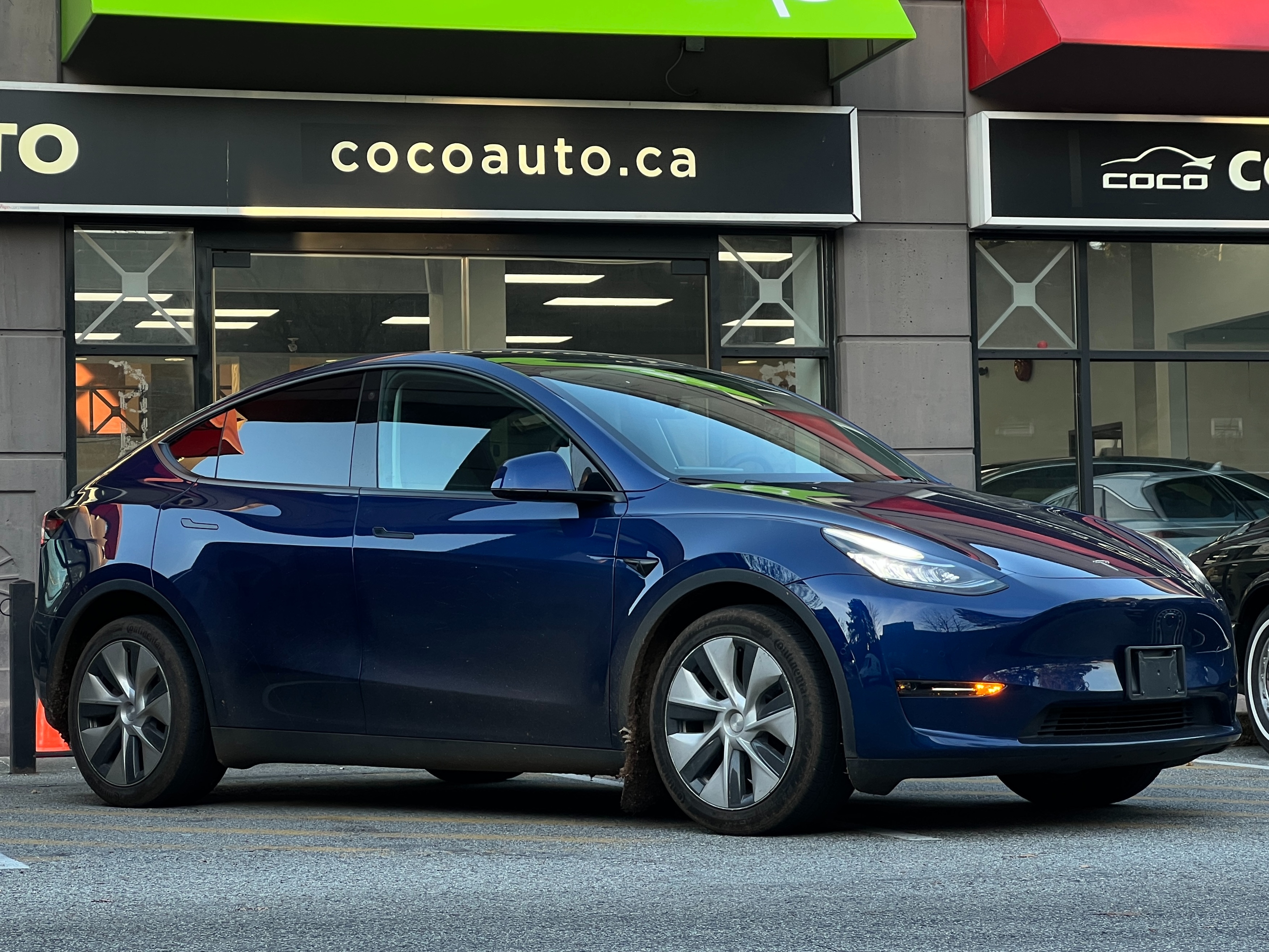 2022 Tesla Model Y long range dual motor | one owner | clean title | bc local - Image 2