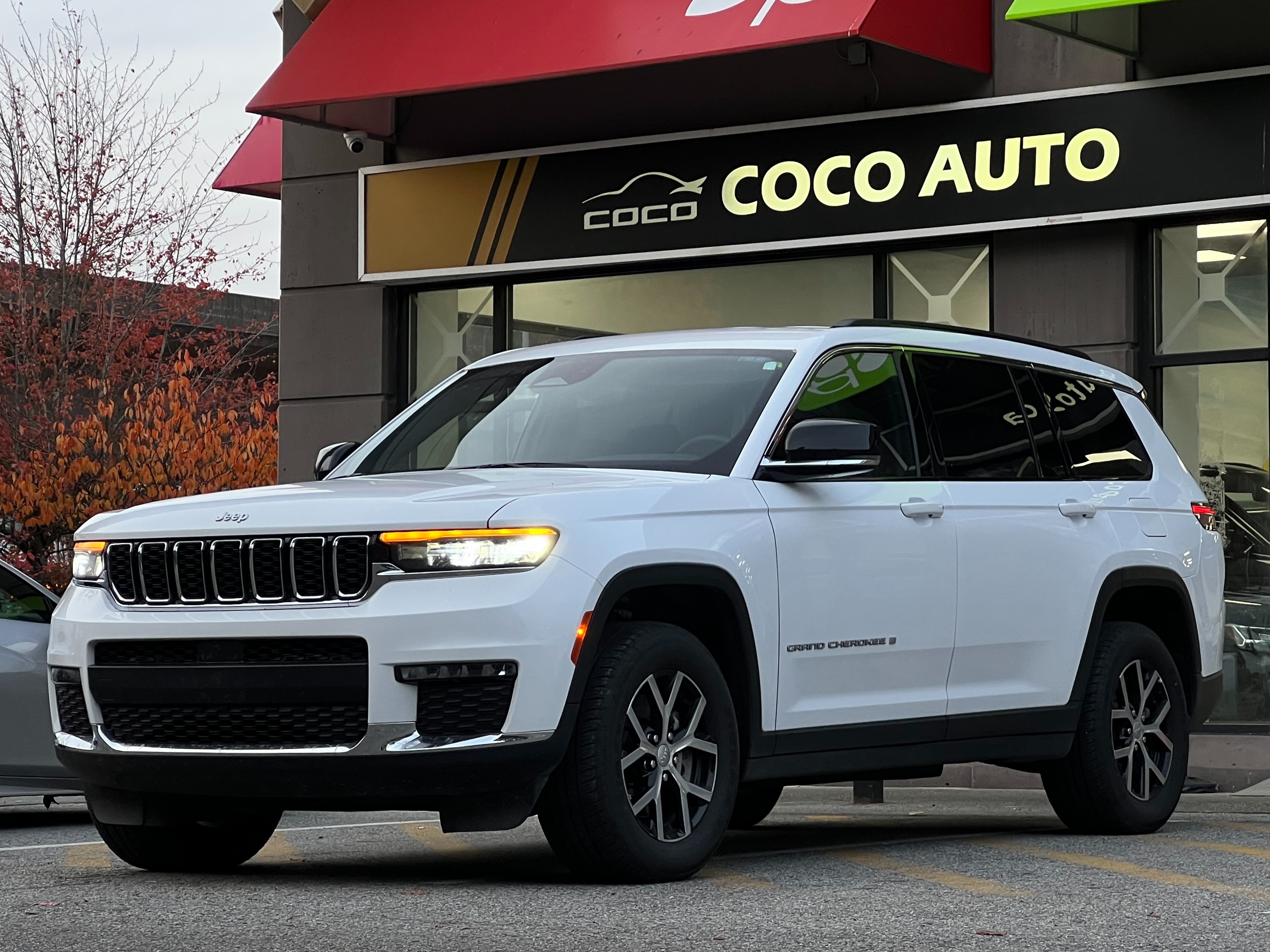 2024 Jeep Grand Cherokee L limited | No accident - Image 4