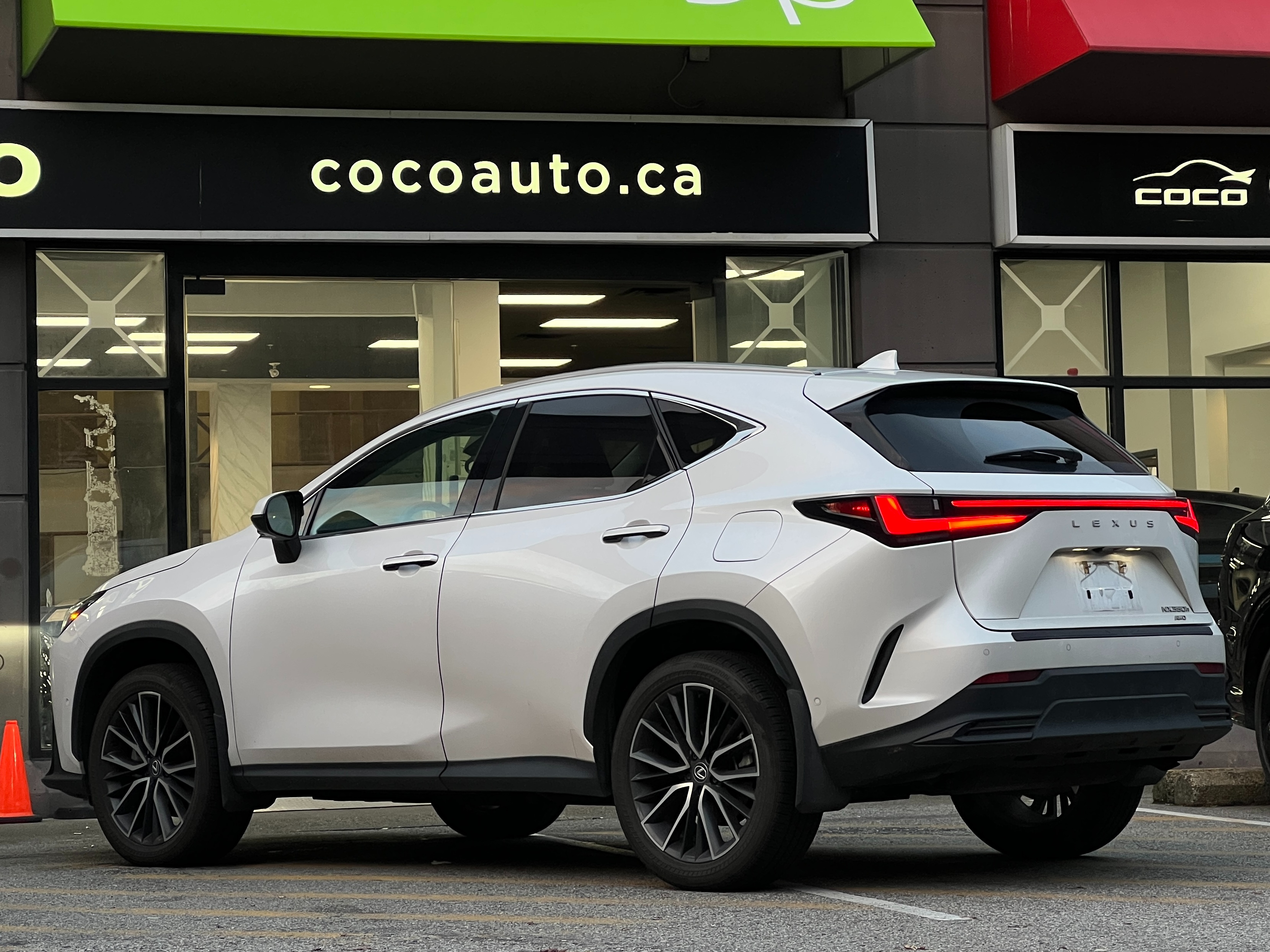 2024 Lexus NX350h | No accident | BC Local - Image 6
