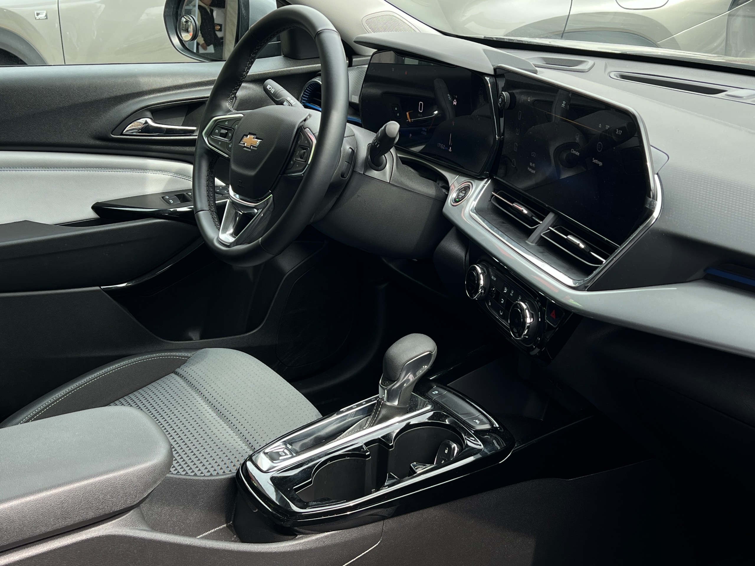 2025 Chevrolet trax 1lt |BC local | one owner - Image 11