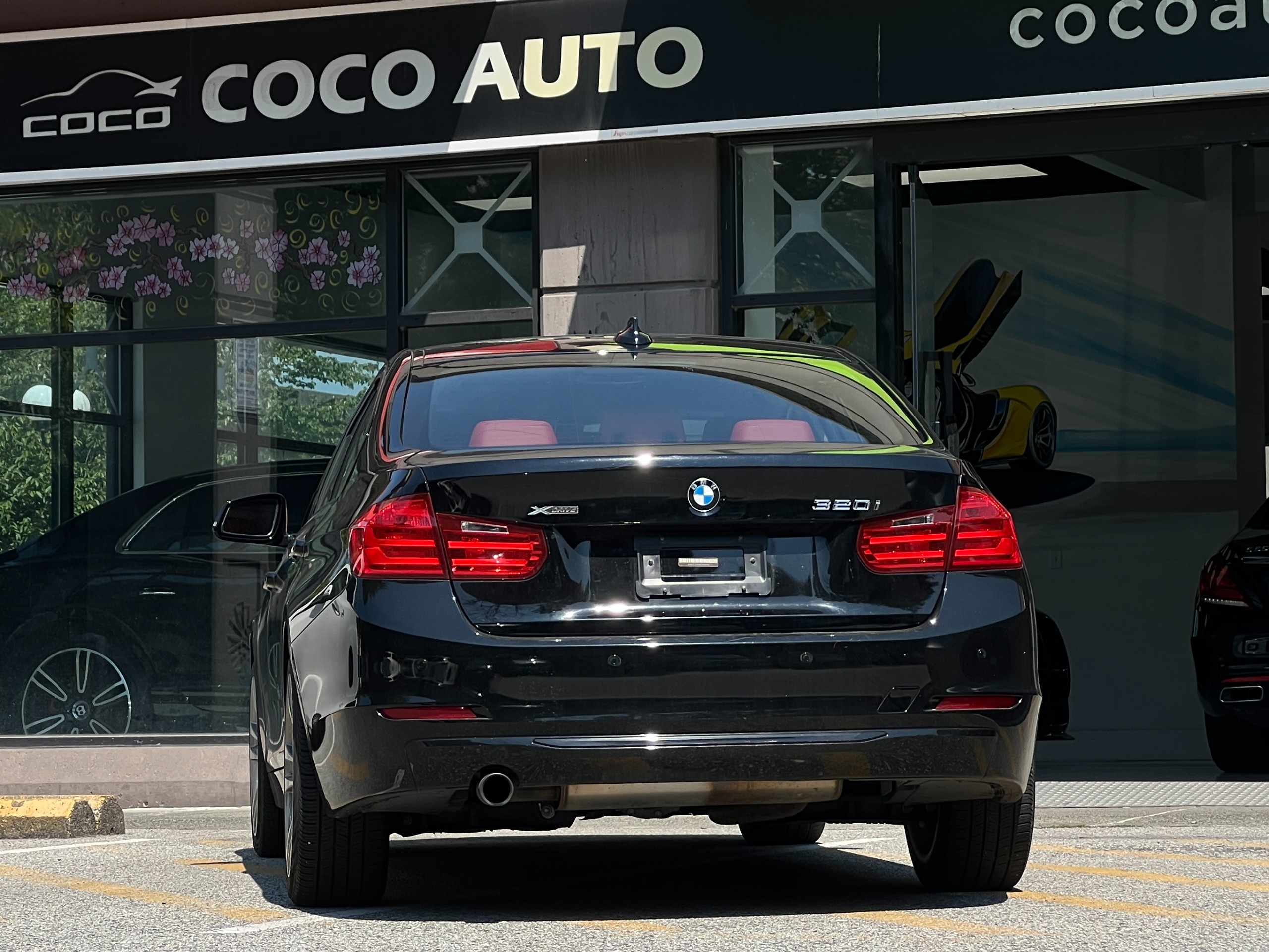2014 BMW 320i xdrive | No accident | low km | BC Local - Image 7