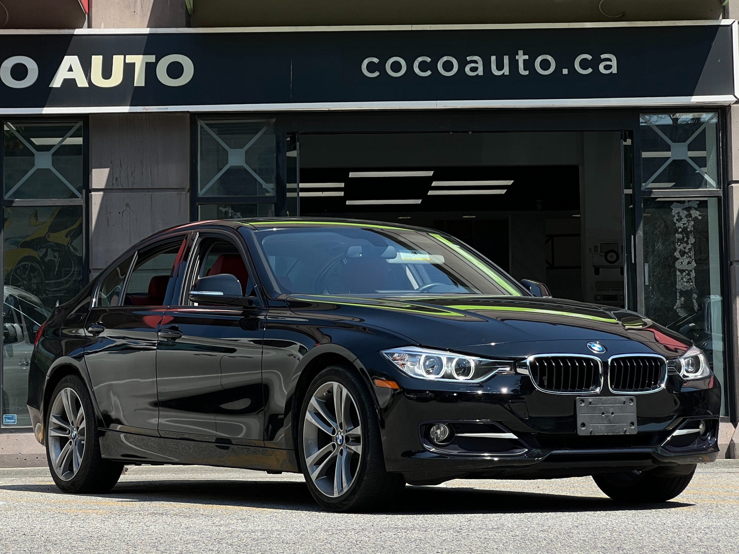 2014 BMW 320i xdrive | No accident | low km | BC Local - Image 1
