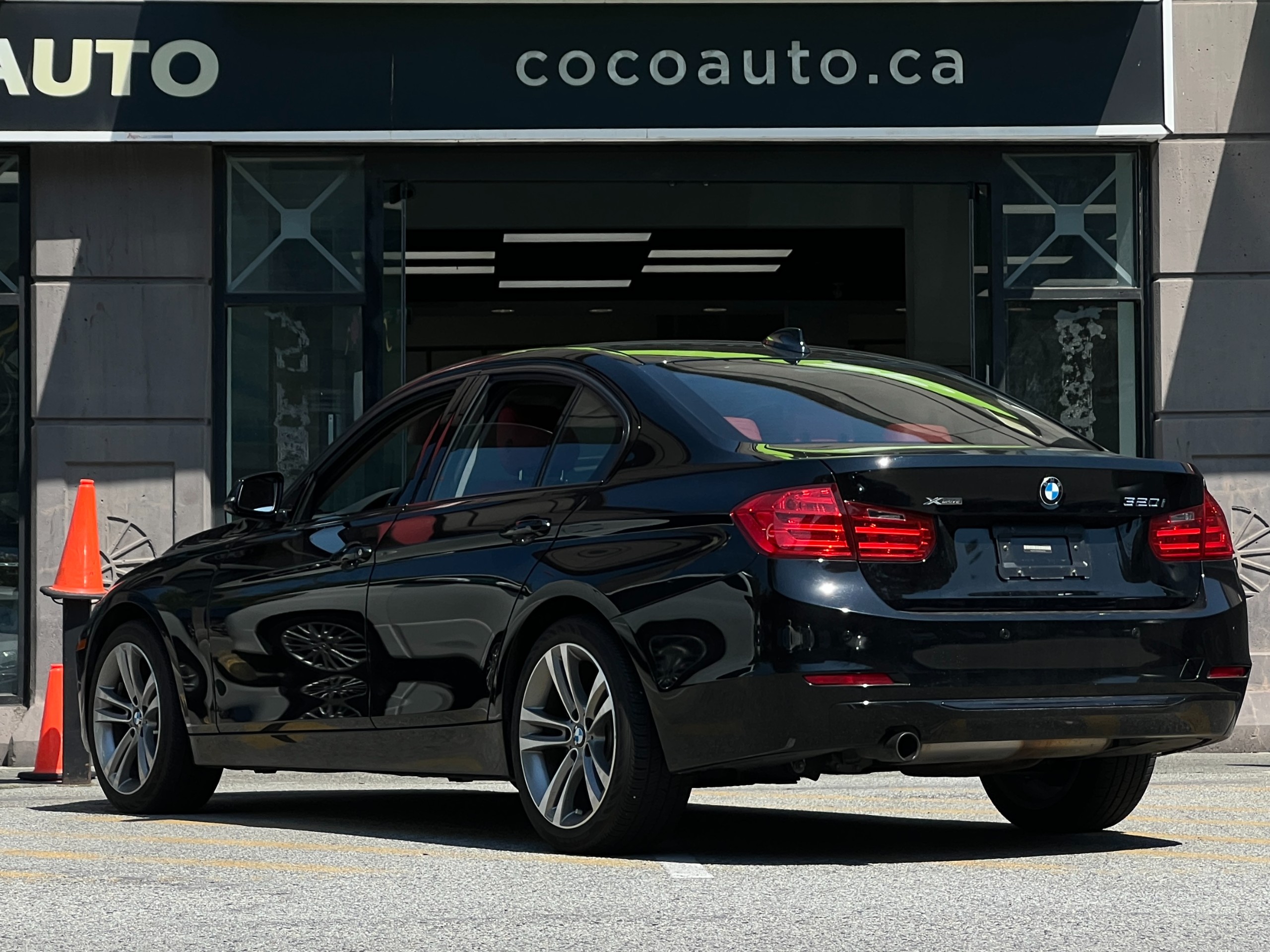 2014 BMW 320i xdrive | No accident | low km | BC Local - Image 6