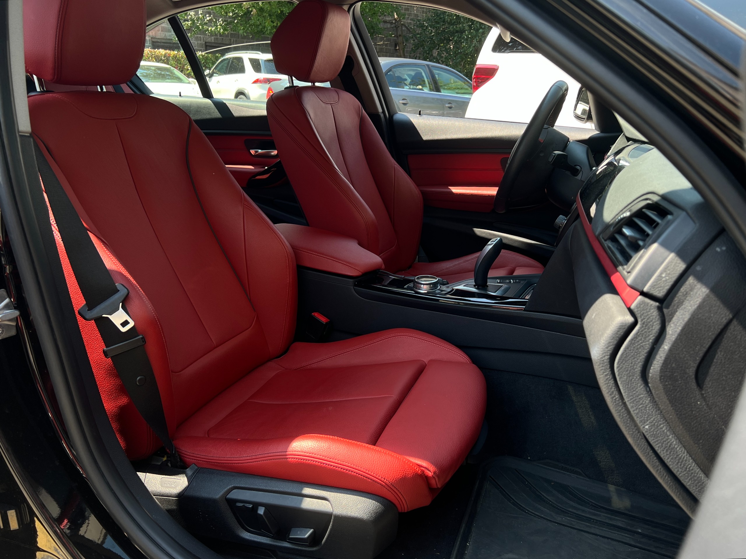 2014 BMW 320i xdrive | No accident | low km | BC Local - Image 13