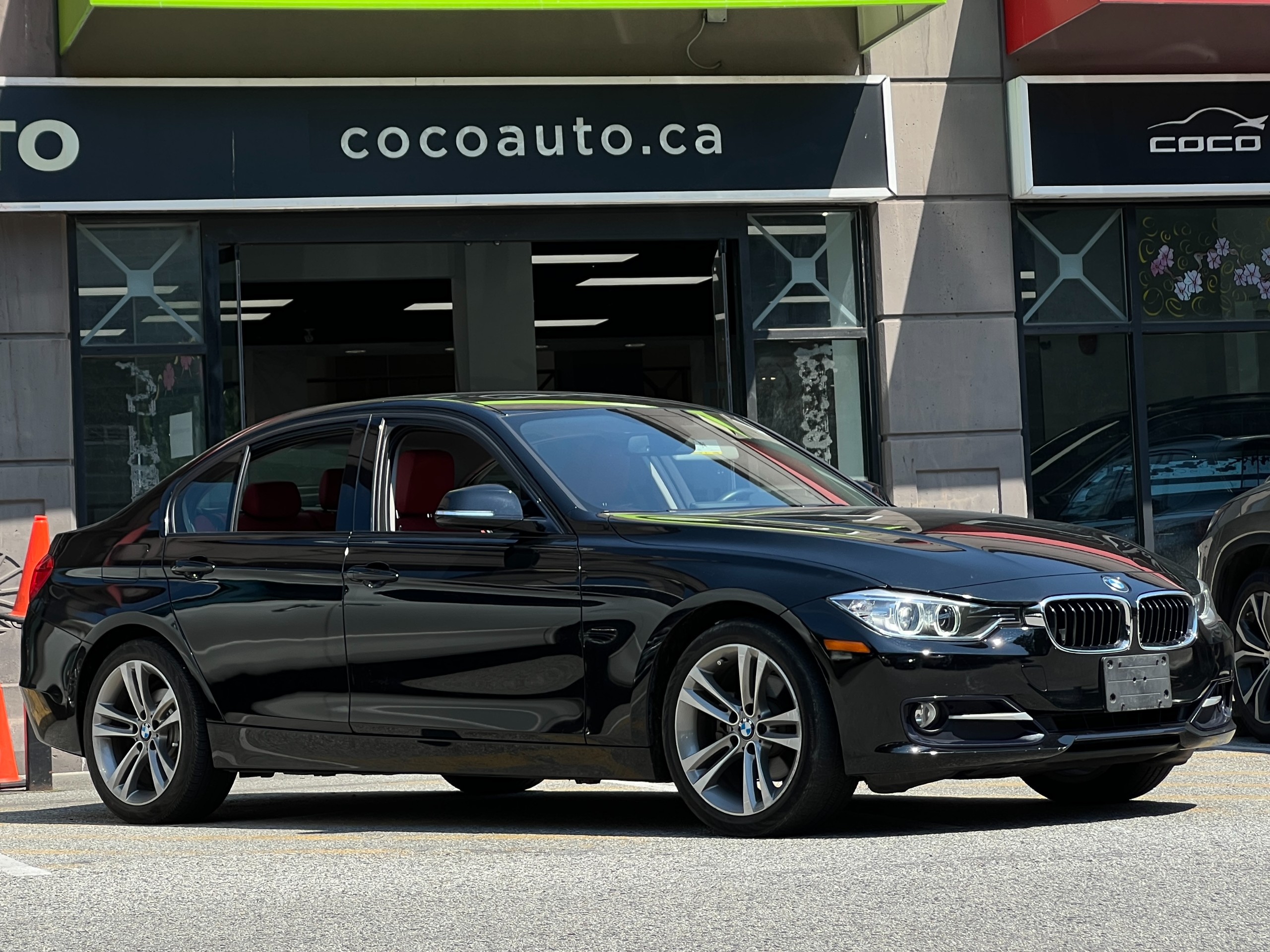 2014 BMW 320i xdrive | No accident | low km | BC Local - Image 2