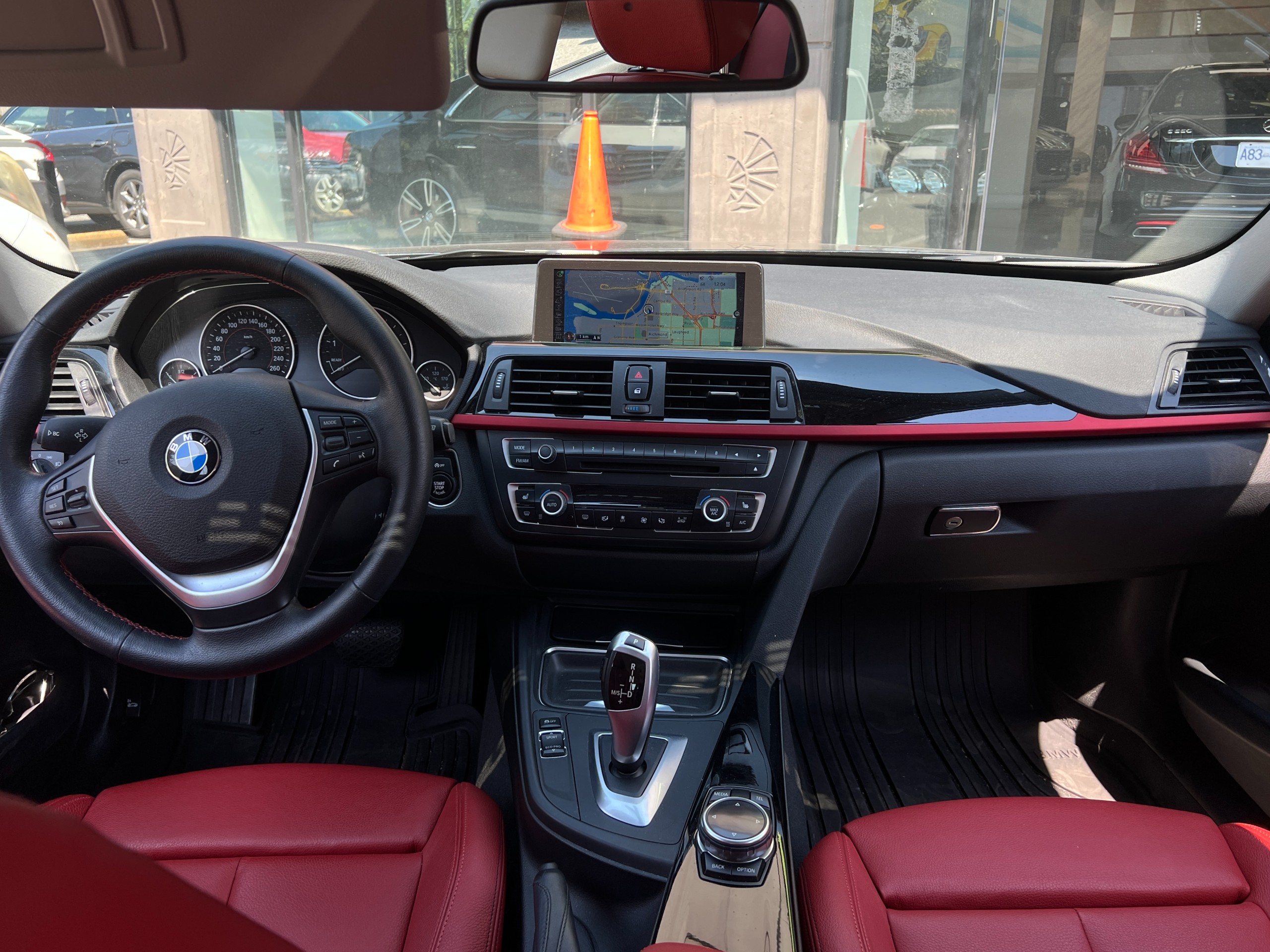 2014 BMW 320i xdrive | No accident | low km | BC Local - Image 11