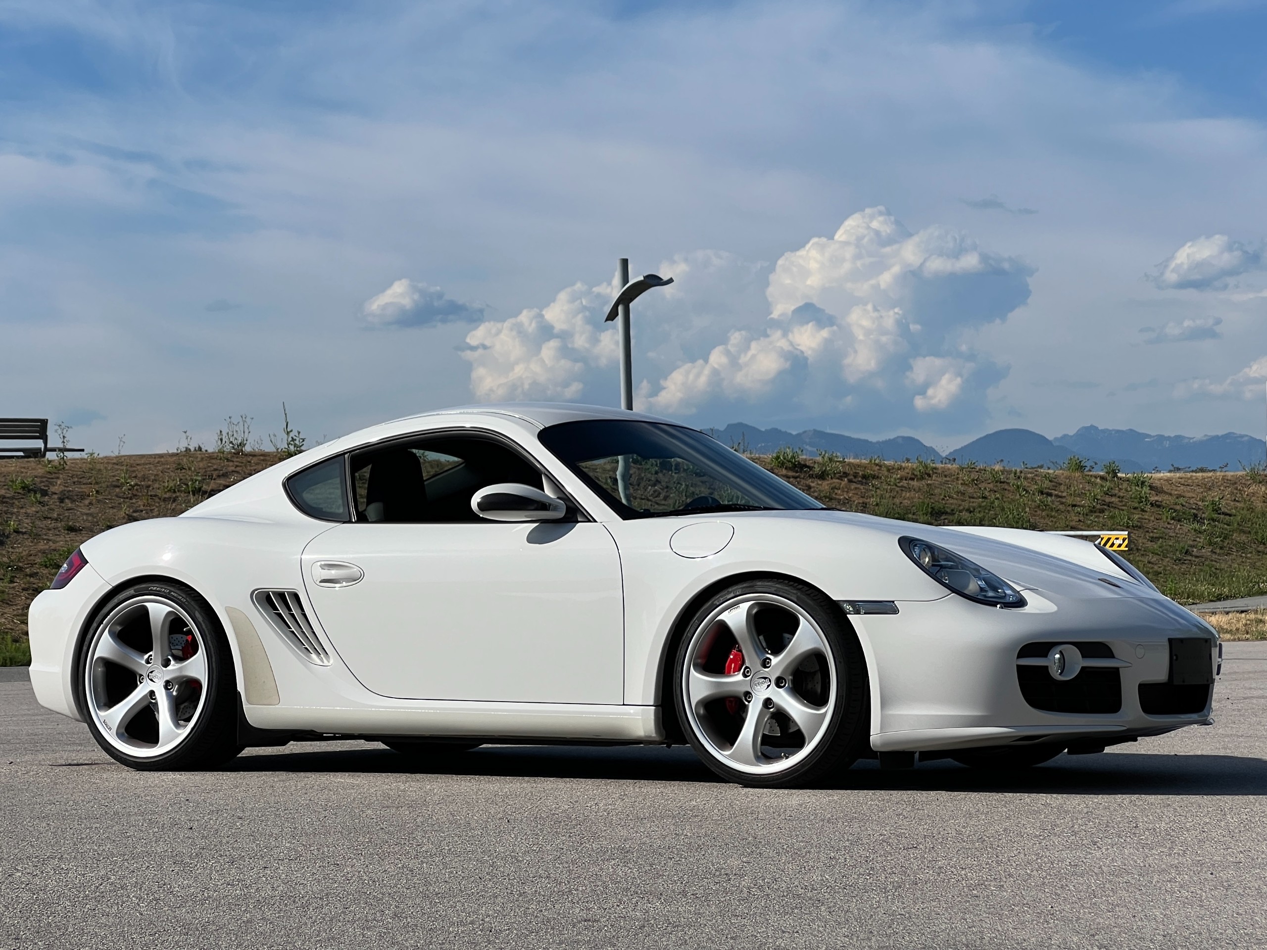 2007 Porsche cayman s | One owner | No accident | BC Local | low km - Image 2