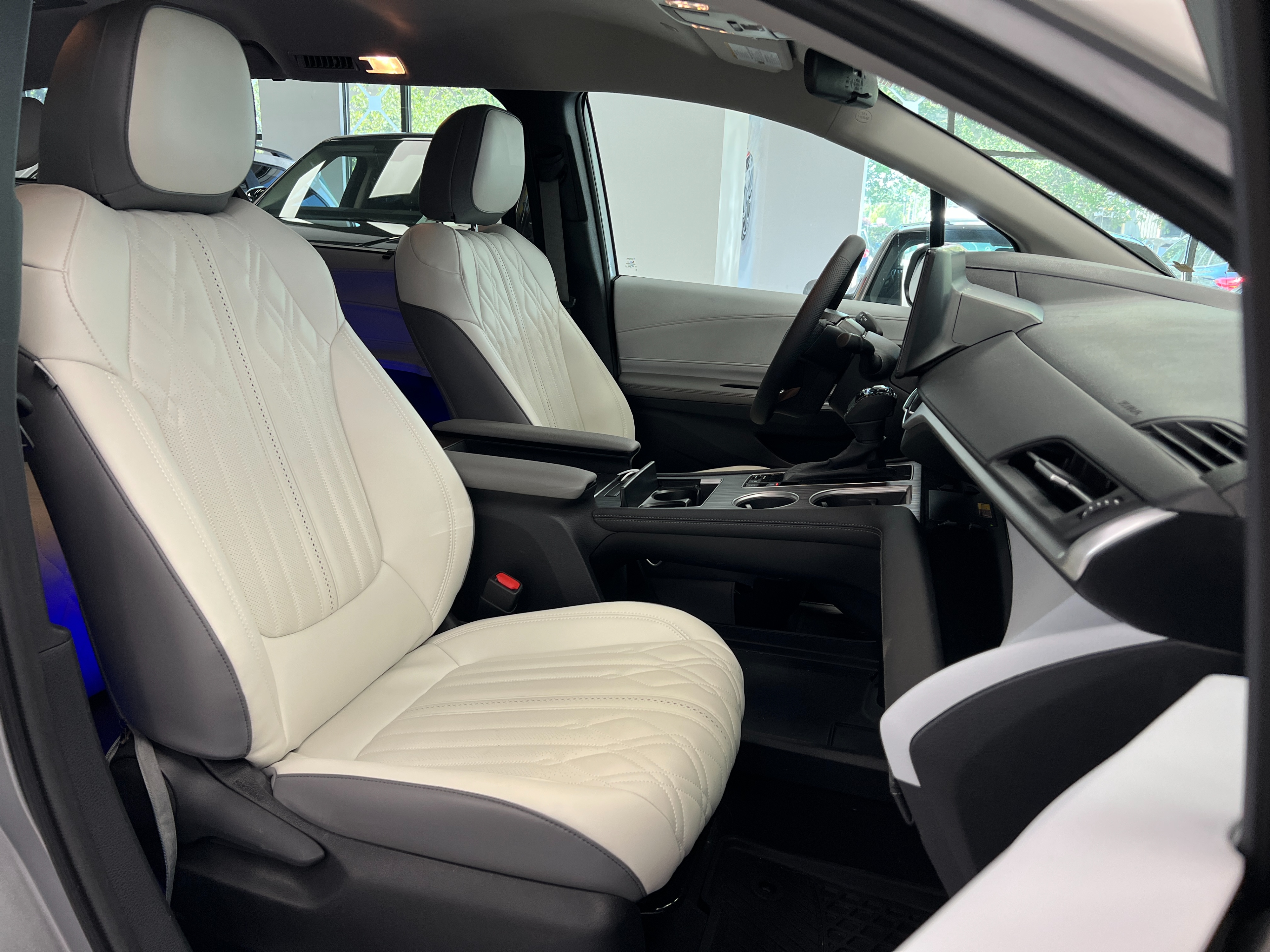 2025 Toyota Sienna - Image 12