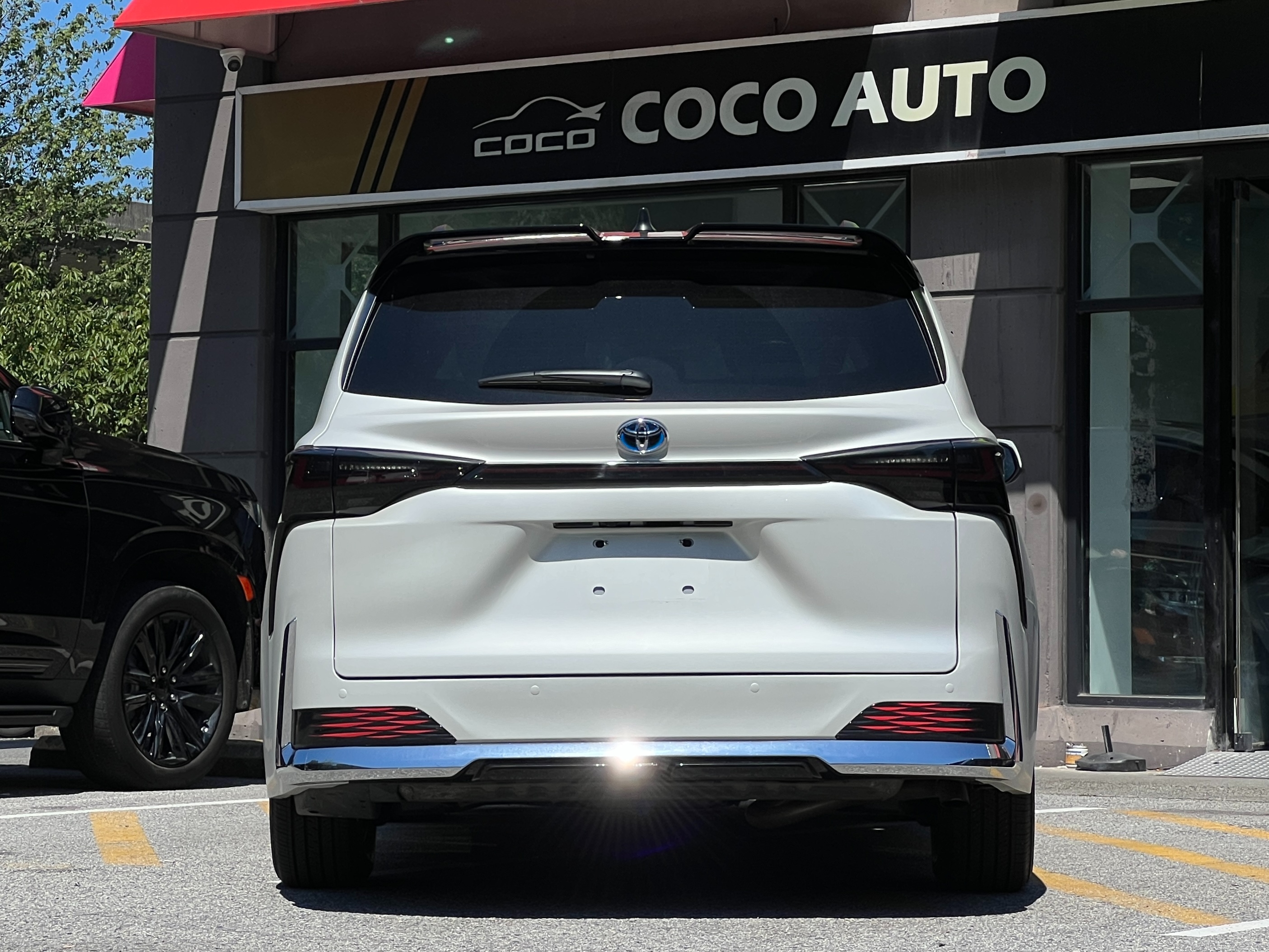 2025 Toyota Sienna - Image 7