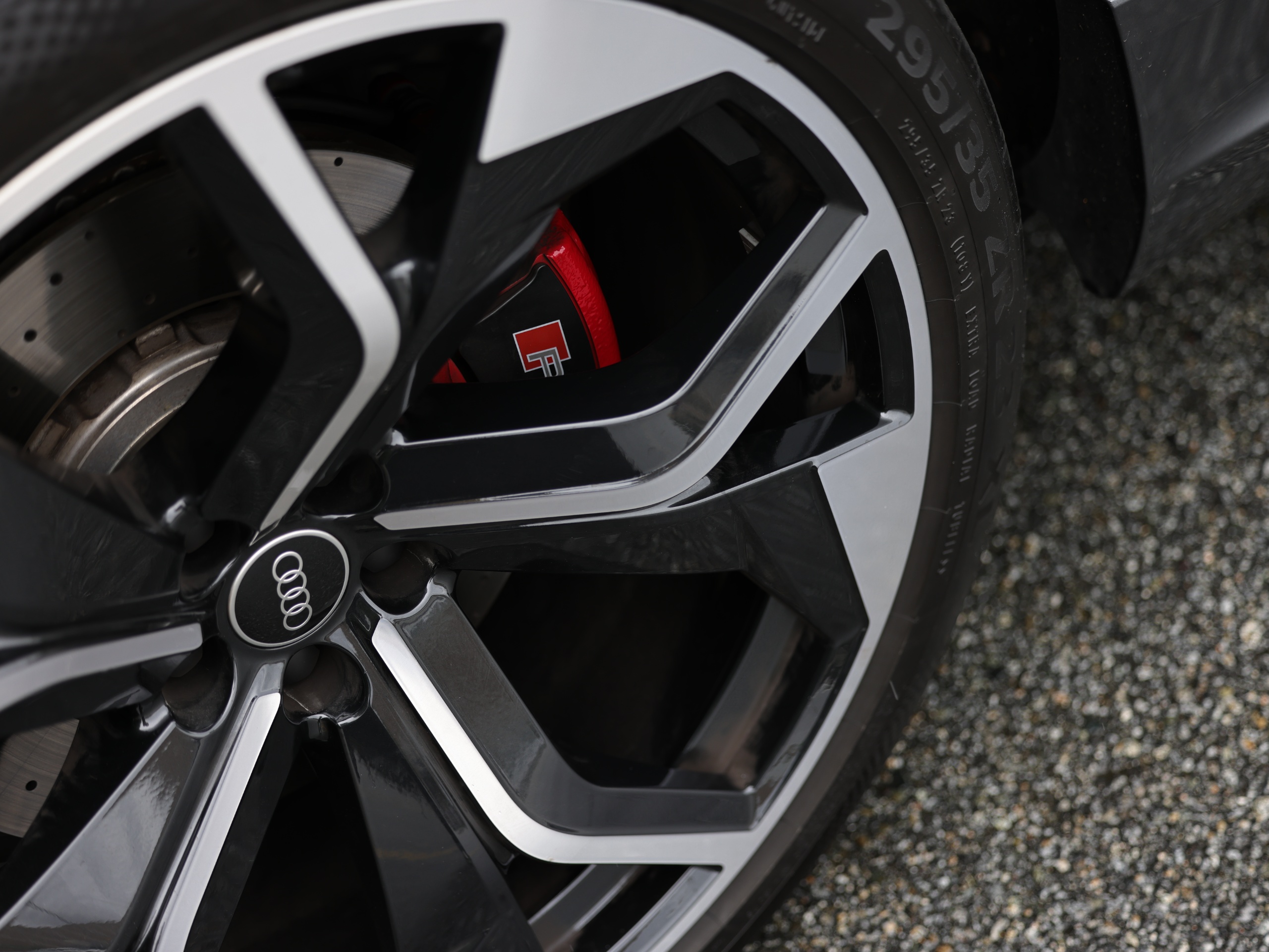 2022 Audi RSQ8 - Image 21