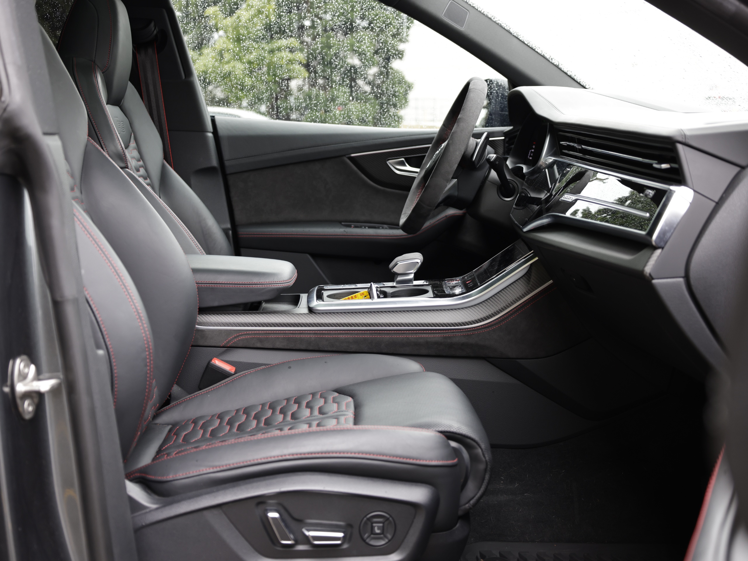 2022 Audi RSQ8 - Image 17