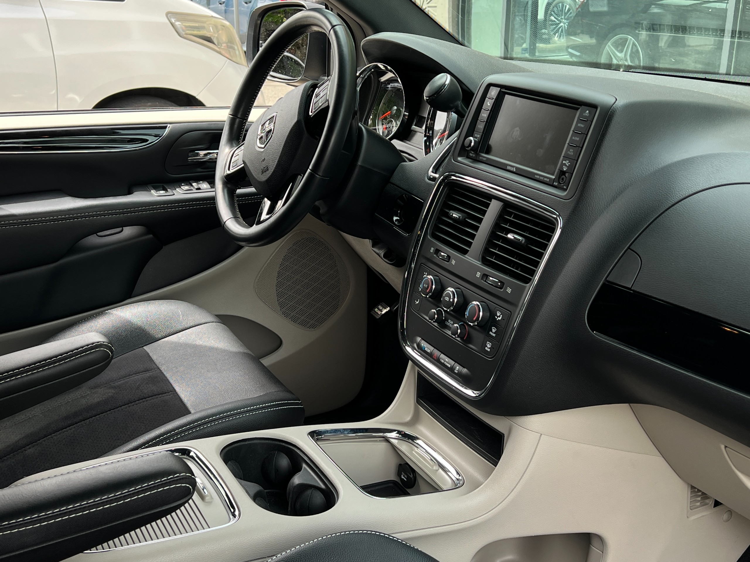 2019 Dodge grand caravan se low km | No accident | BC Local - Image 7