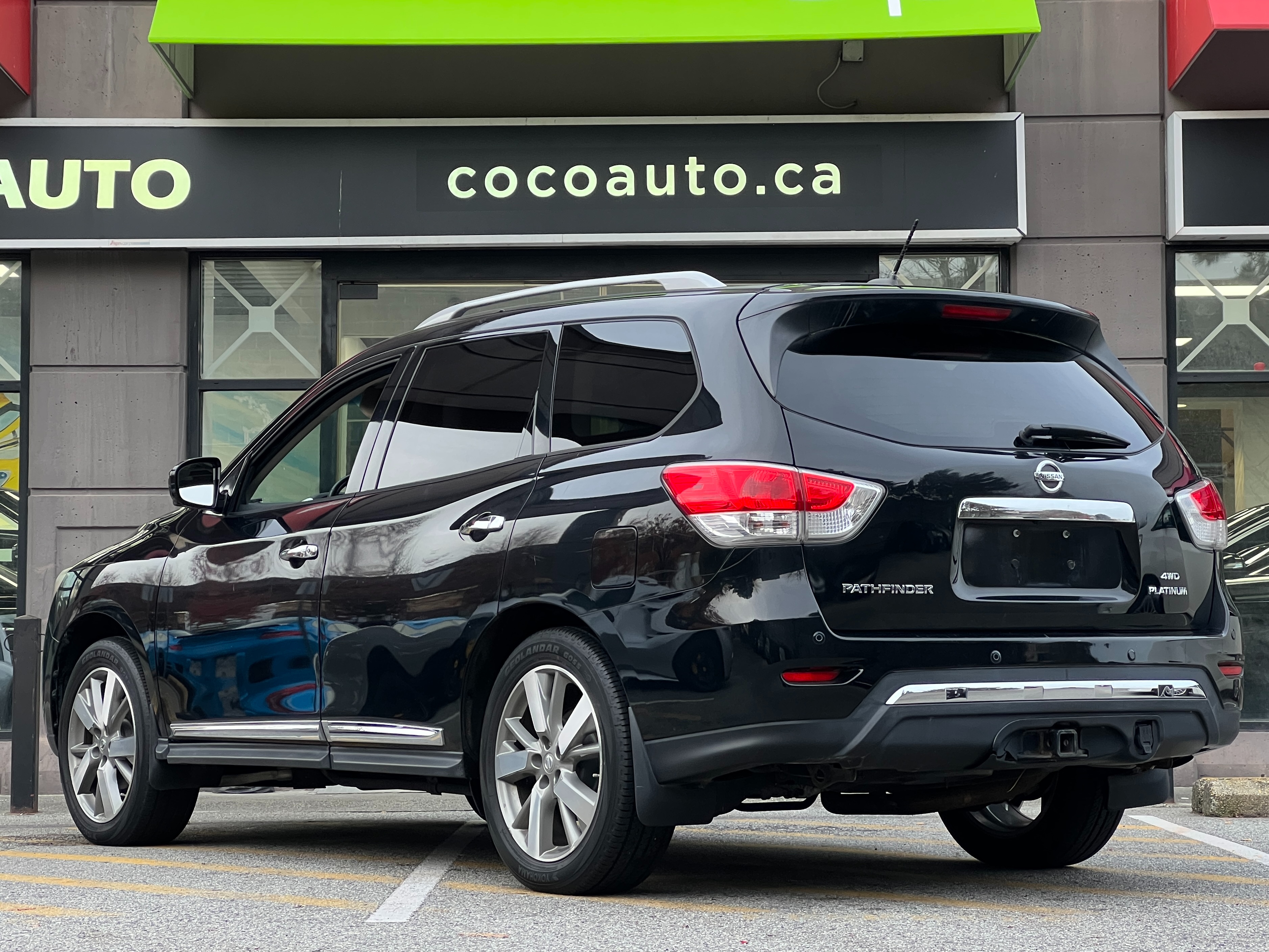 2013 Nissan Pathfinder platinum | No accident | BC Local - Image 6