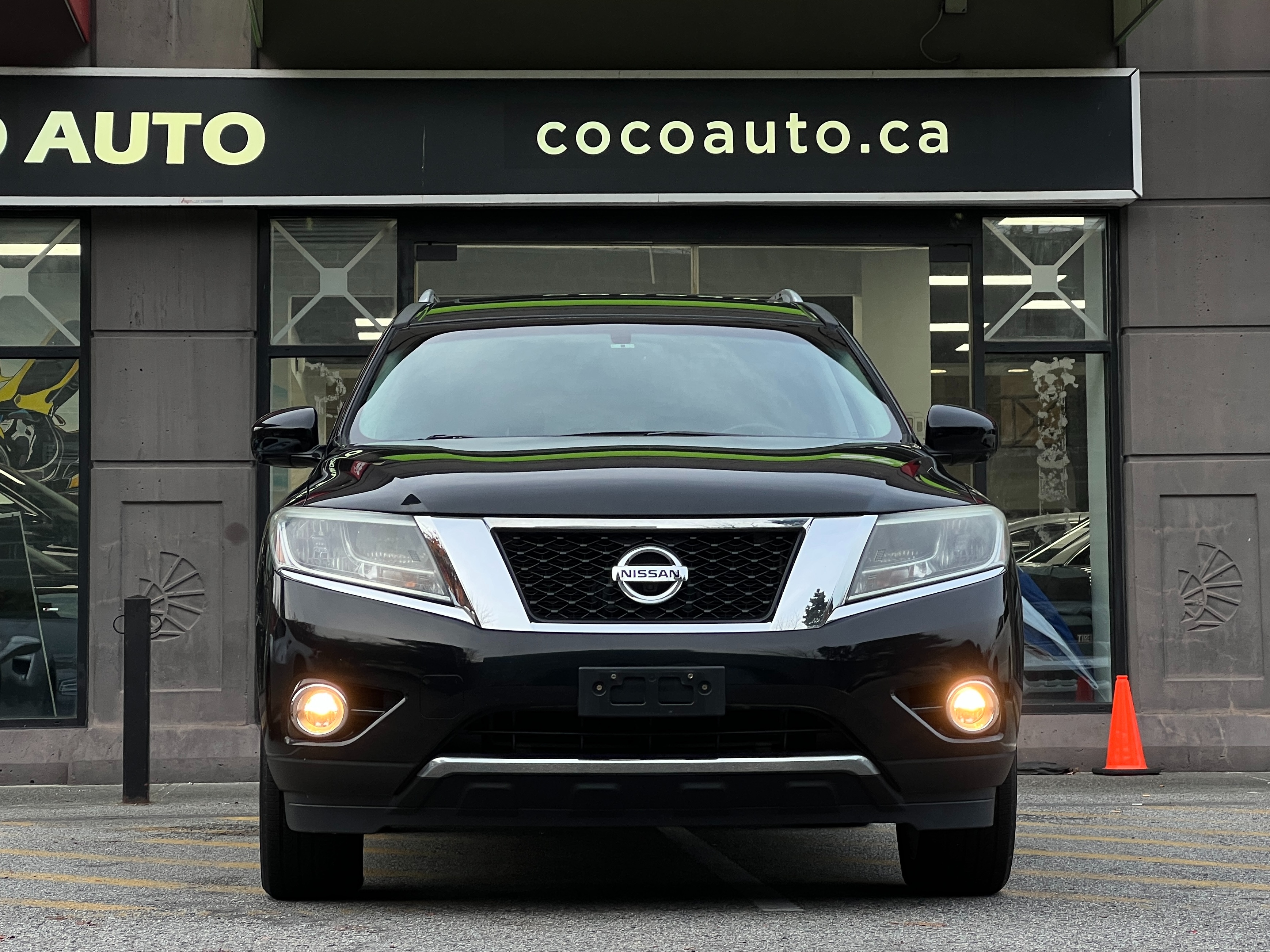 2013 Nissan Pathfinder platinum | No accident | BC Local - Image 3