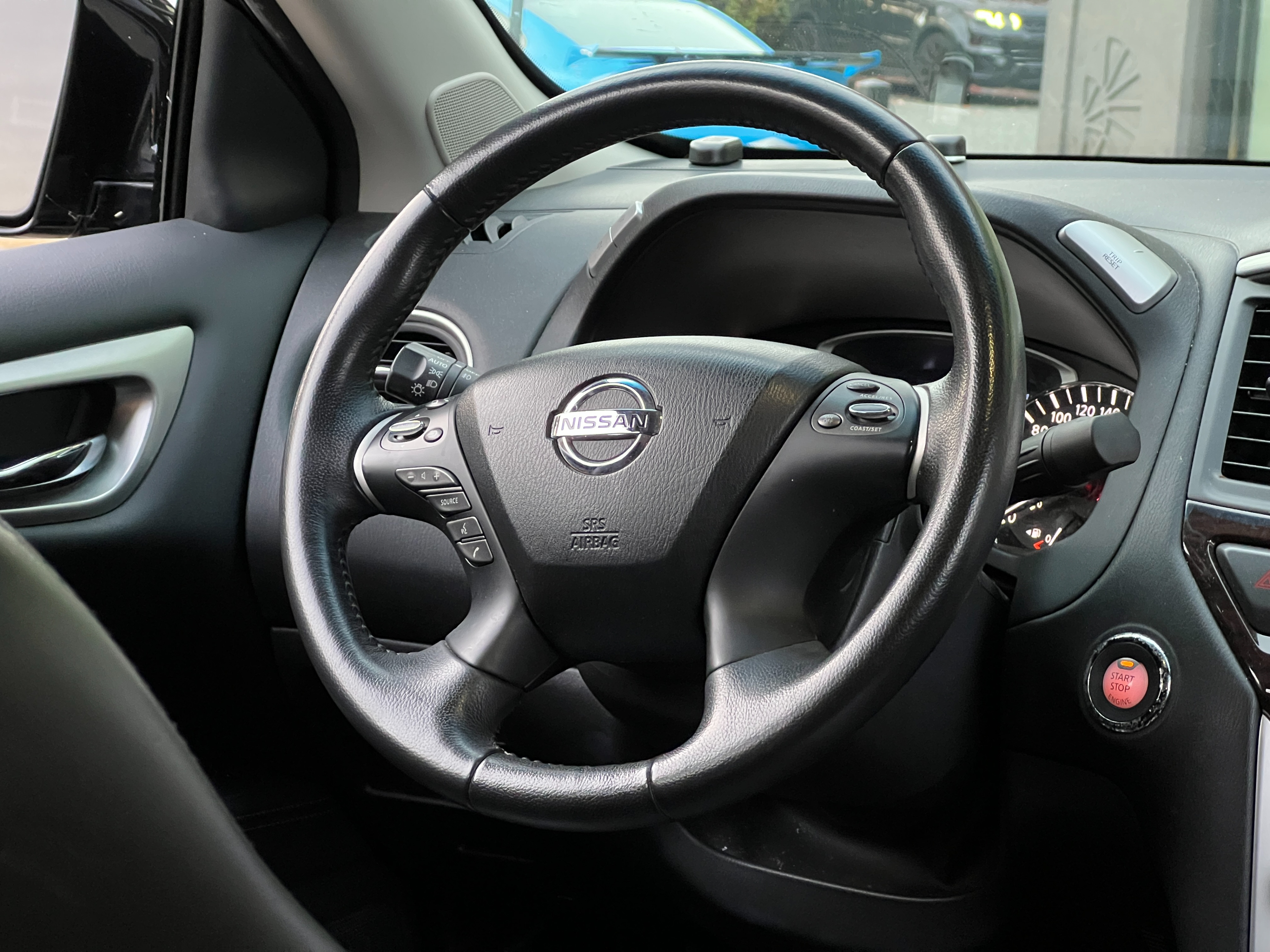 2013 Nissan Pathfinder platinum | No accident | BC Local - Image 12