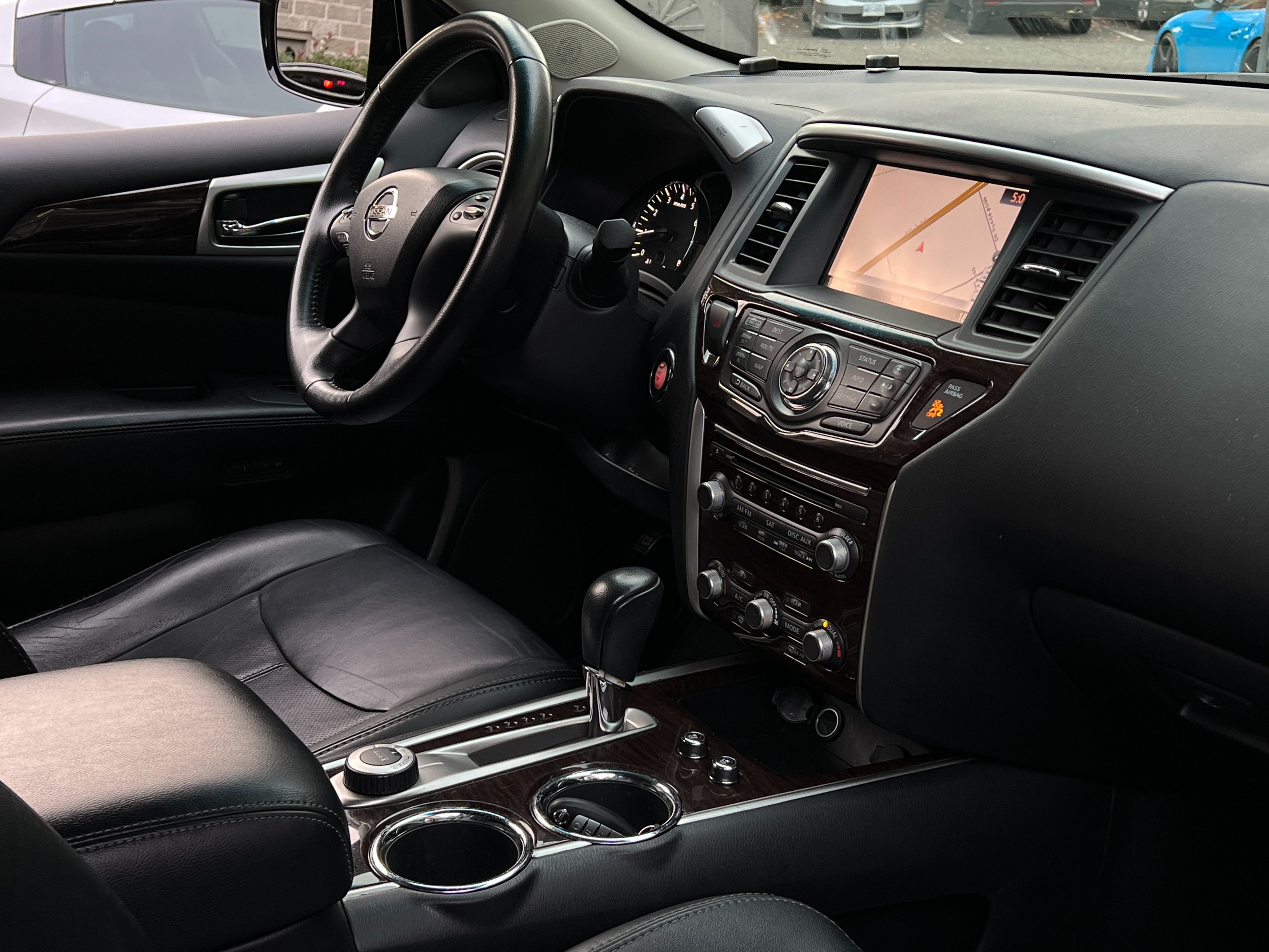 2013 Nissan Pathfinder platinum | No accident | BC Local - Image 10