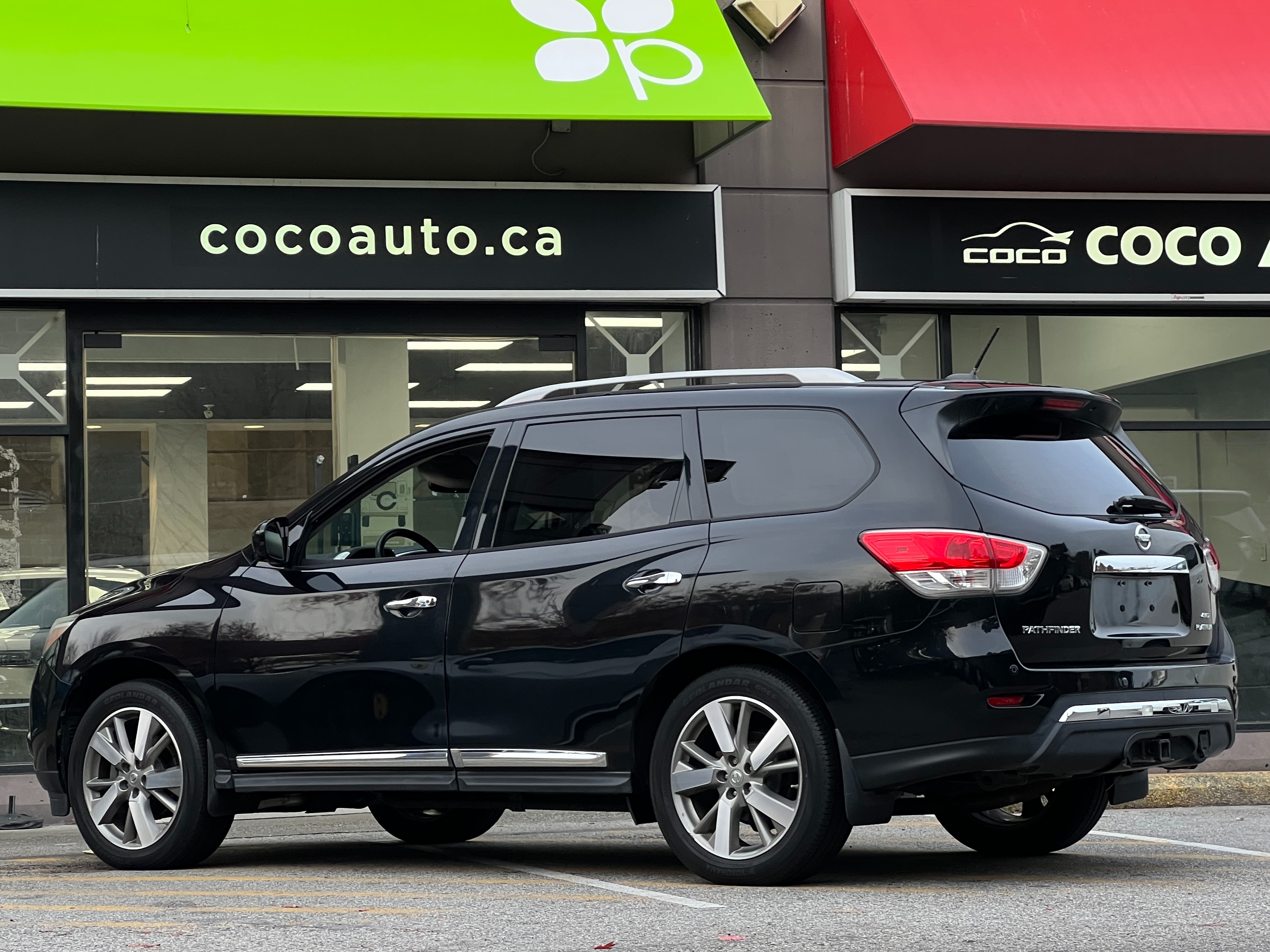 2013 Nissan Pathfinder platinum | No accident | BC Local - Image 7