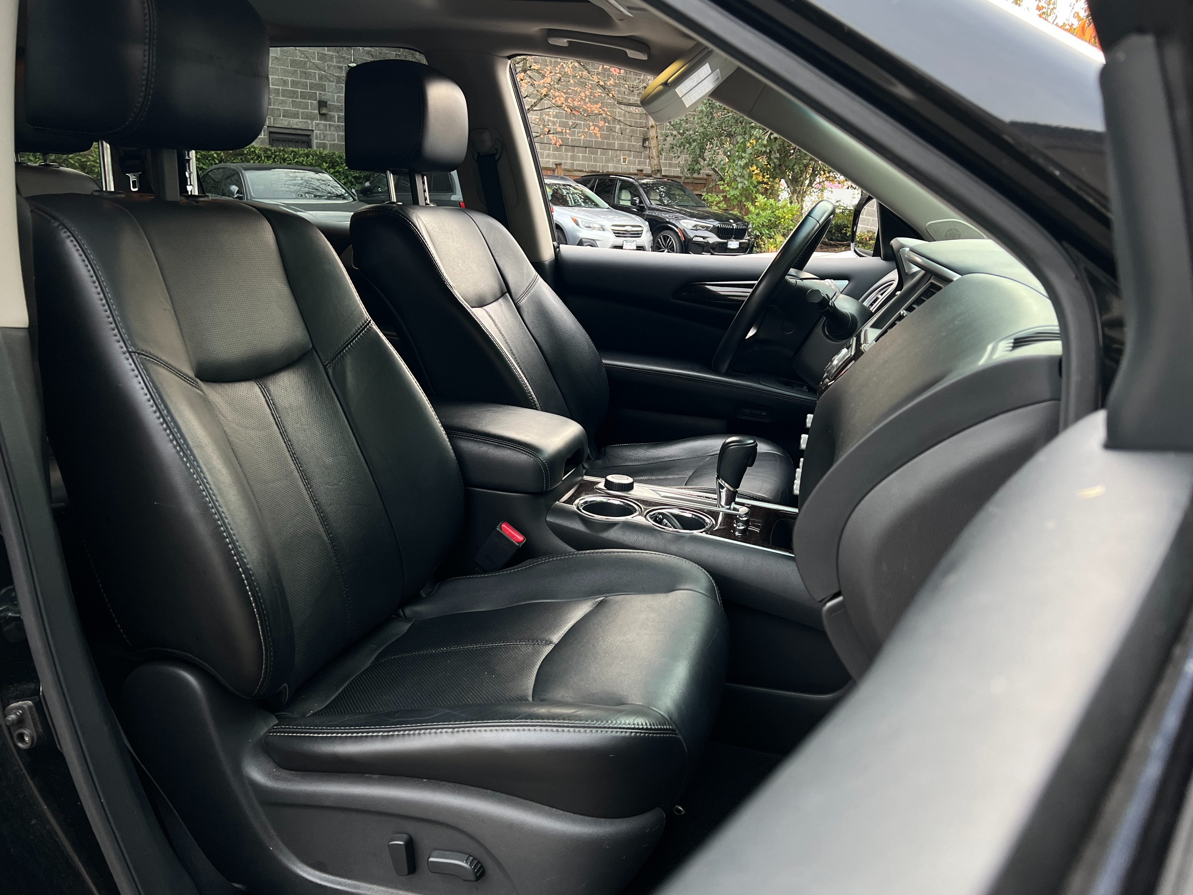 2013 Nissan Pathfinder platinum | No accident | BC Local - Image 13