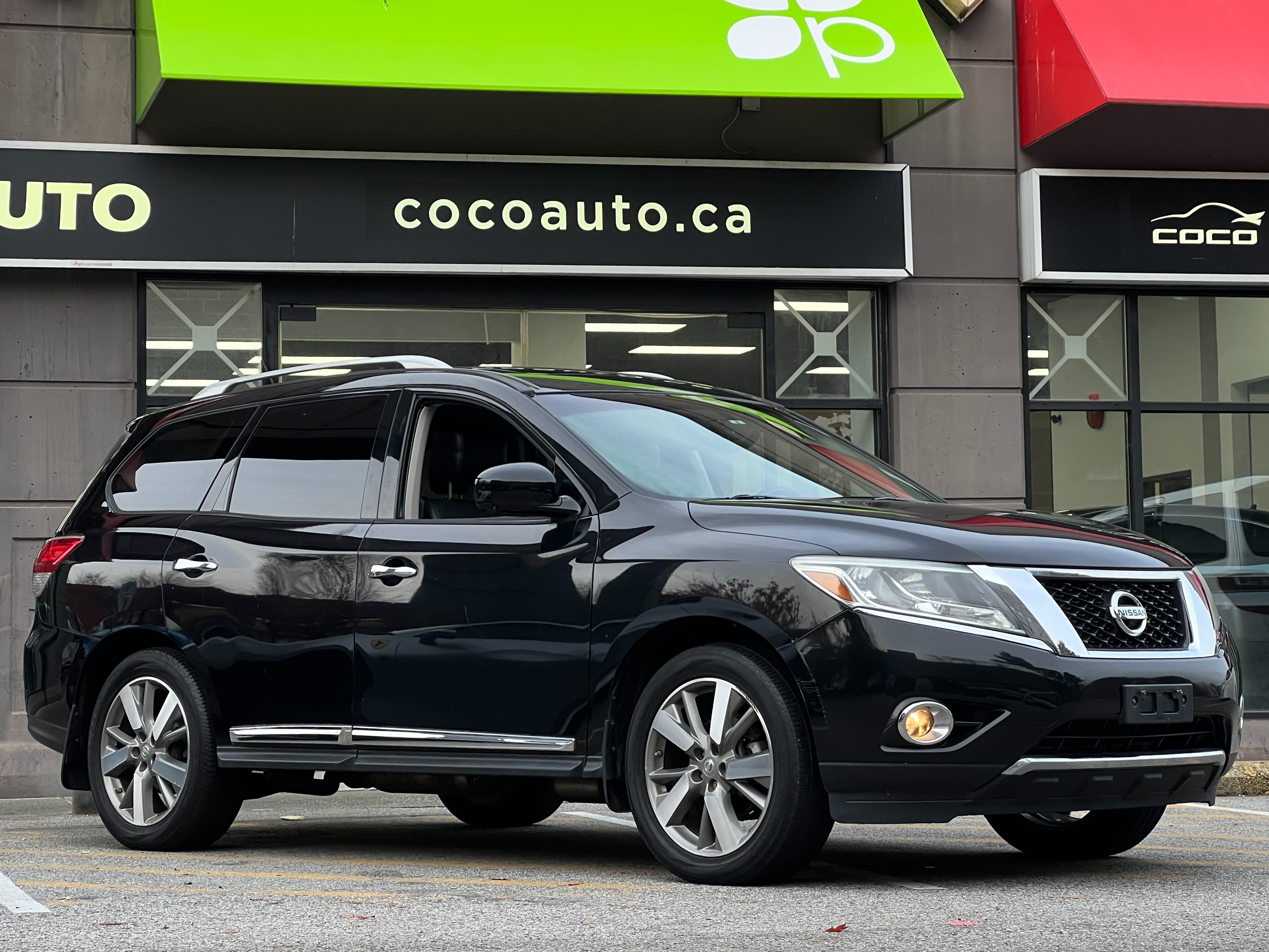 2013 Nissan Pathfinder platinum | No accident | BC Local - Image 2