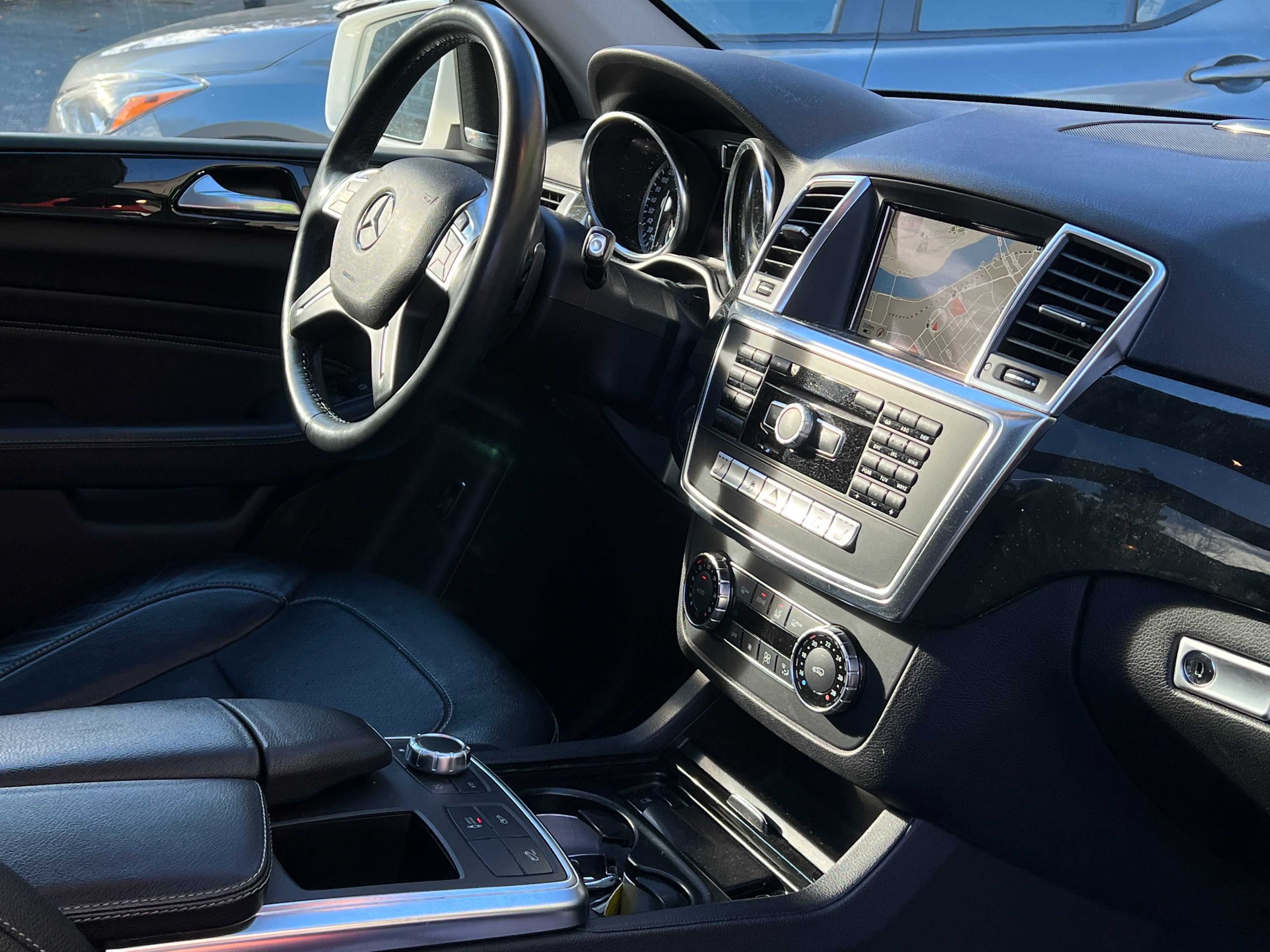 2014 Mercedes-Benz ML350 bluetec | No accident | one owner | bc local - Image 11