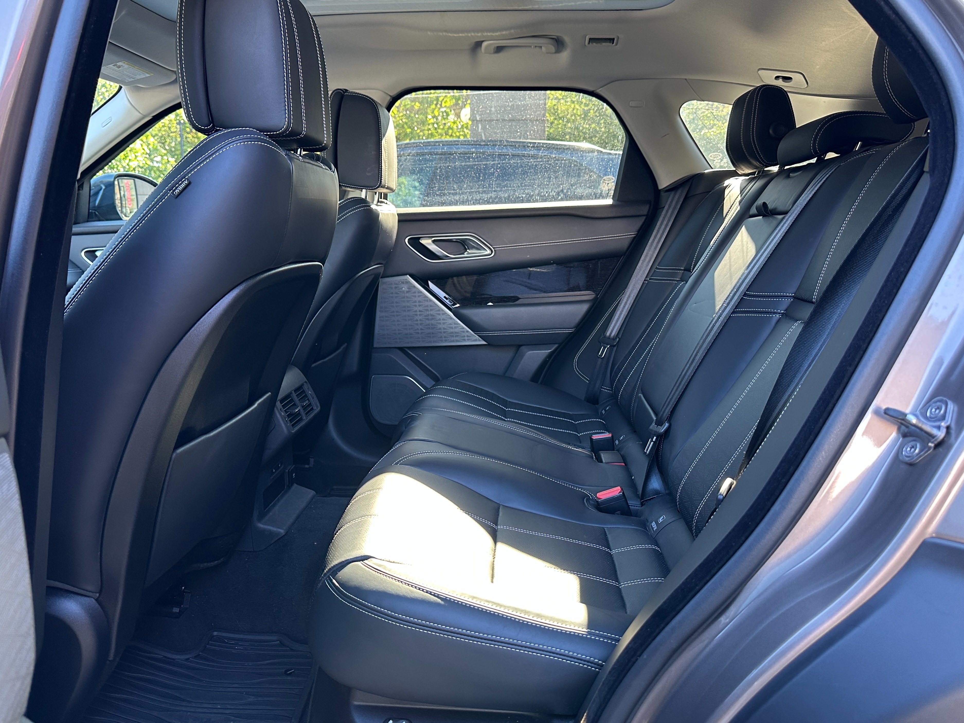 2018 Land Rover velar r-dynamic se supercharged | No accident - Image 14