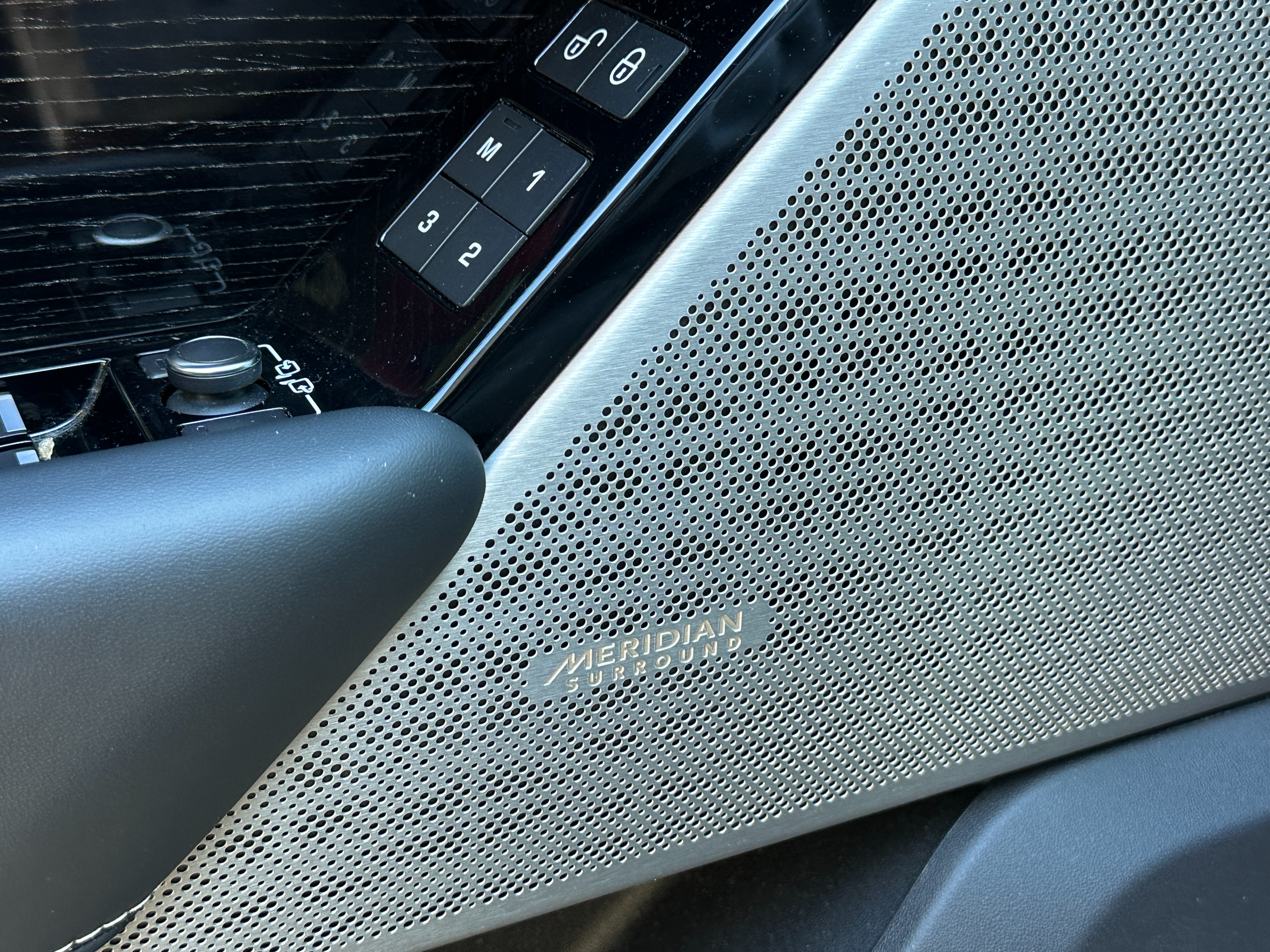 2018 Land Rover velar r-dynamic se supercharged | No accident - Image 10