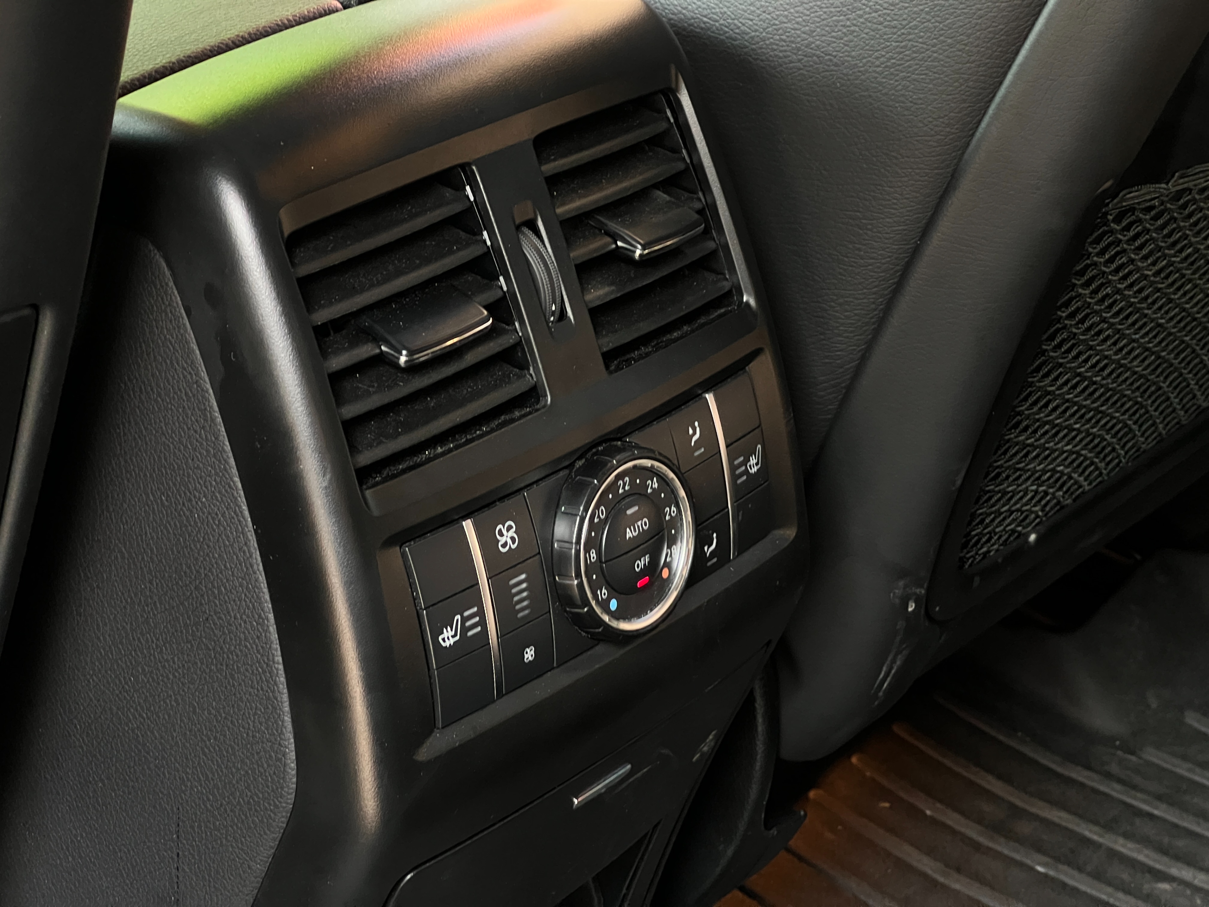 2016 Mercedes-Benz gle 450 coupe 4matic | one owner | no accident | low km - Image 17