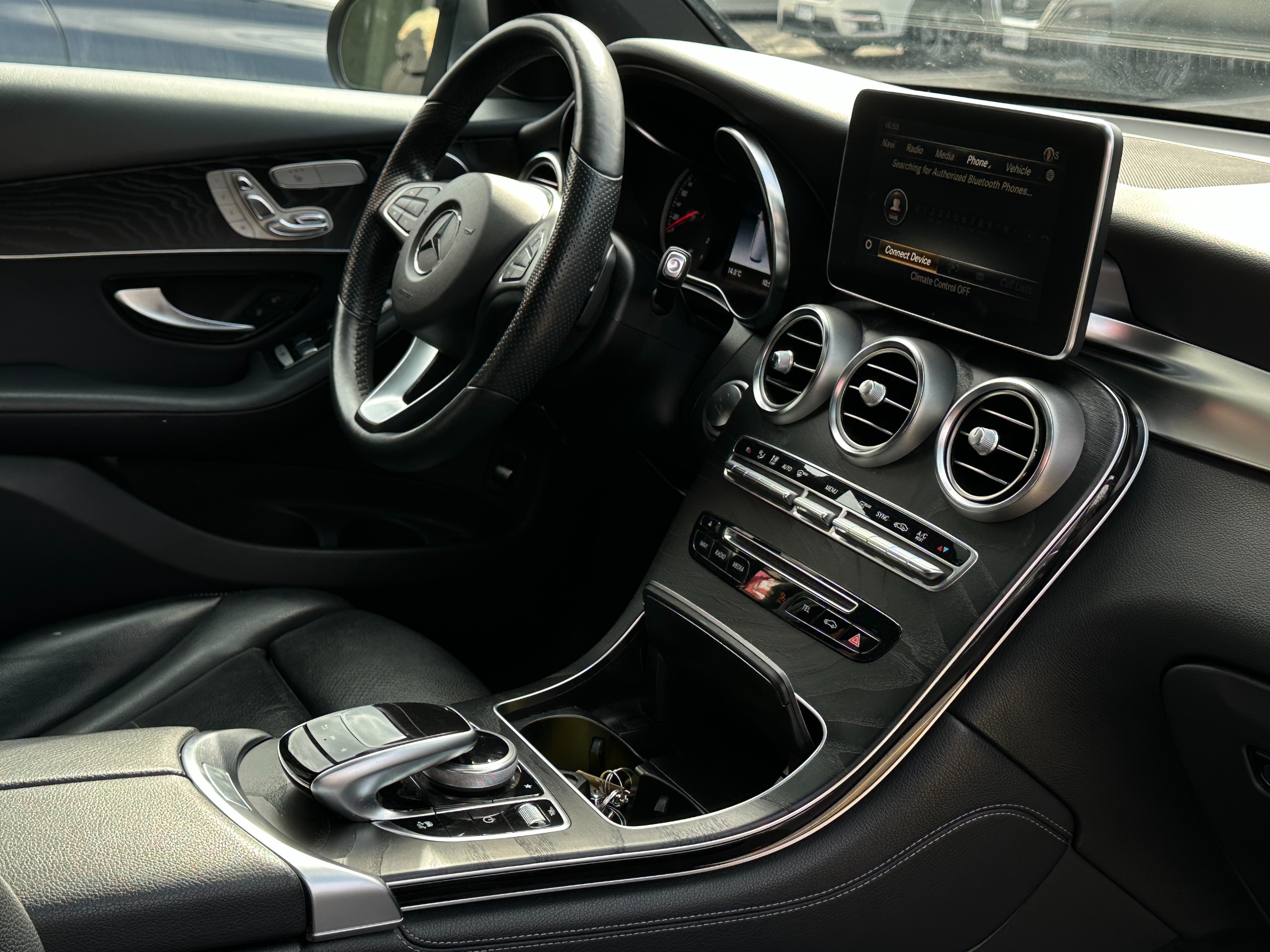 2018 Mercedes-Benz GLC 300 - Image 10