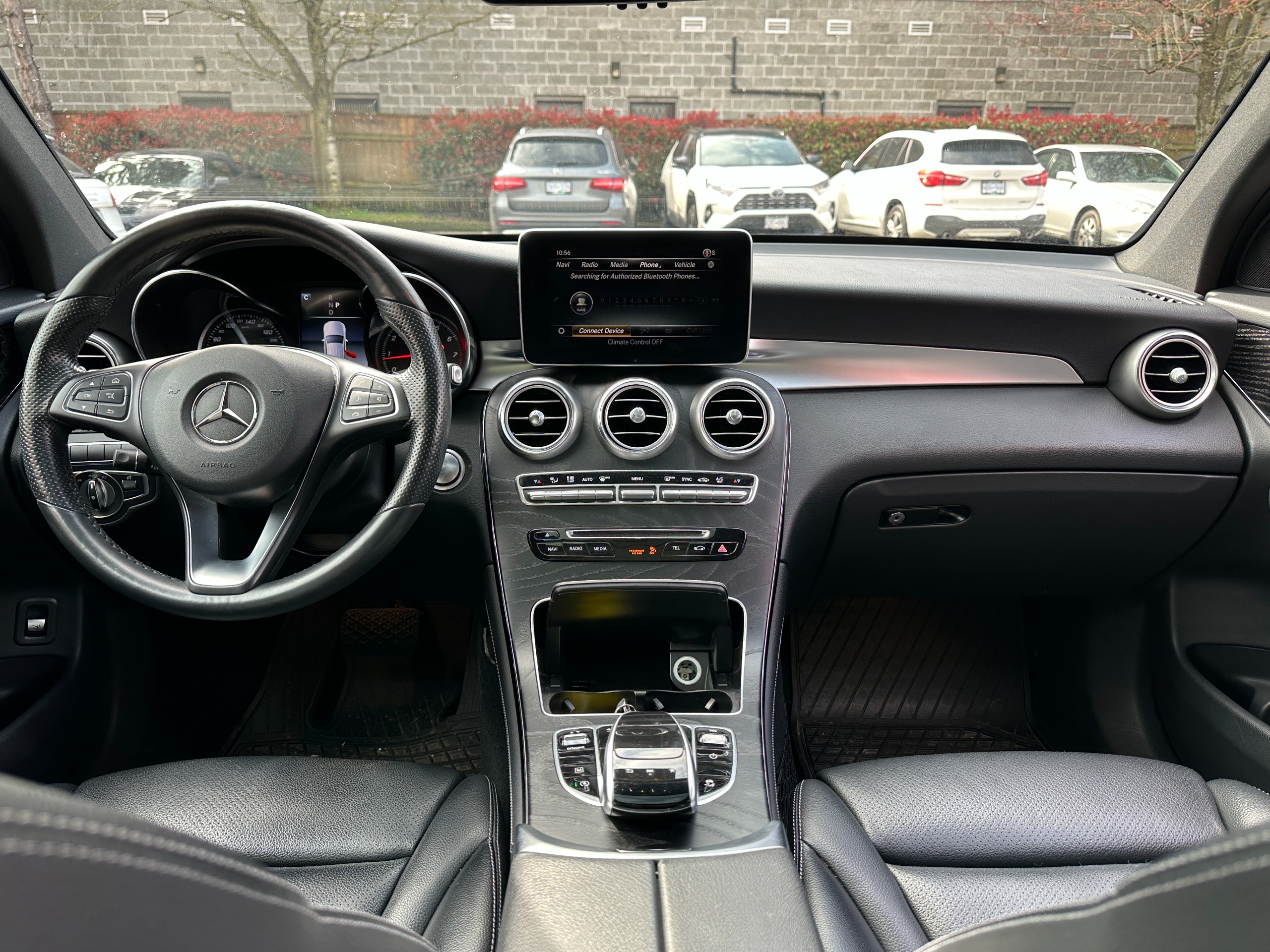 2018 Mercedes-Benz GLC 300 - Image 12