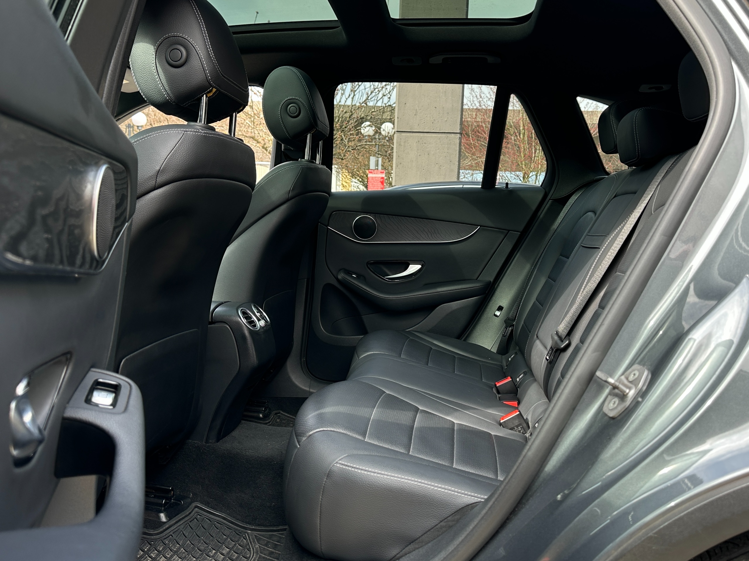 2018 Mercedes-Benz GLC 300 - Image 16